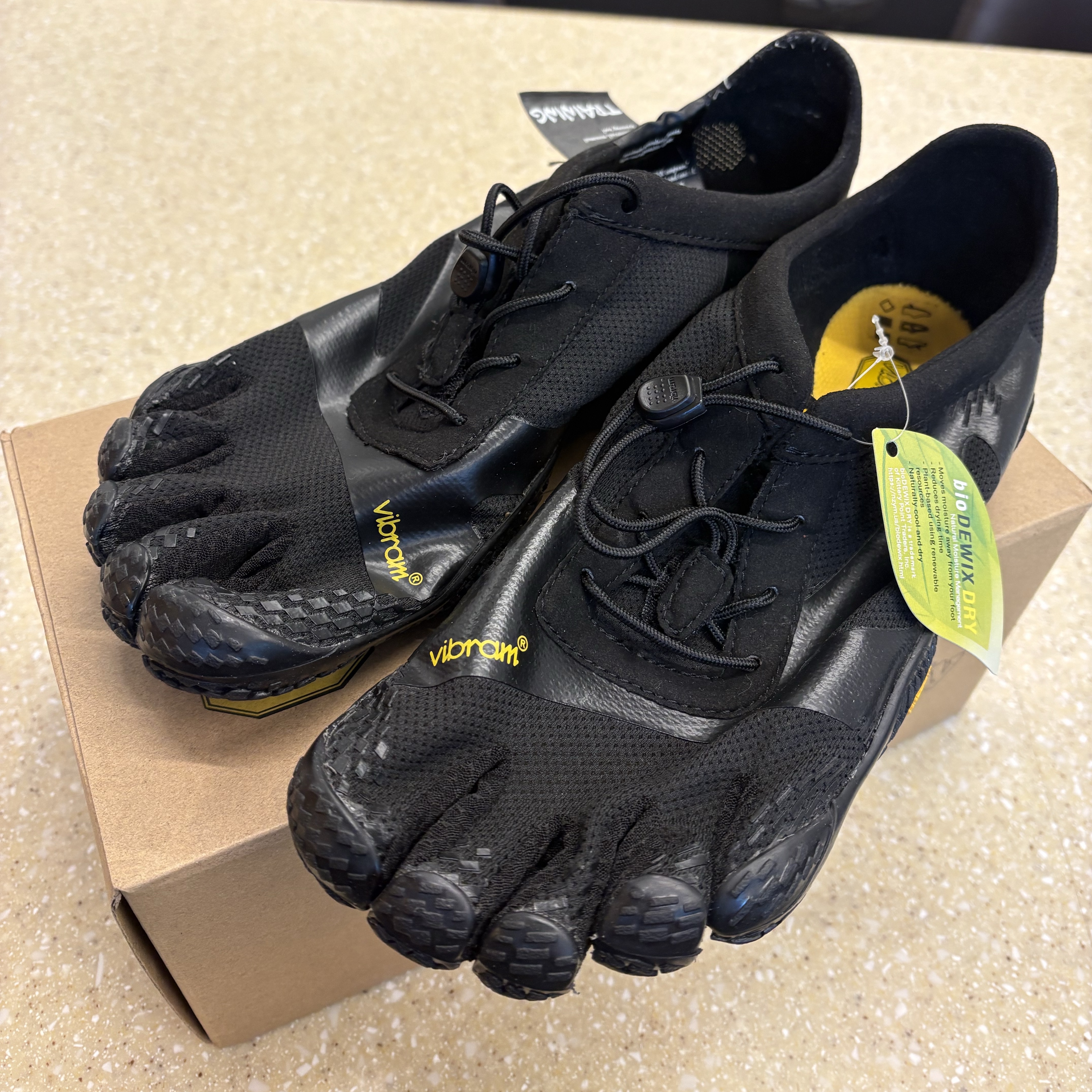 Vibram Fivefingers KSO Evo Black Black 착용 스타일 - 1