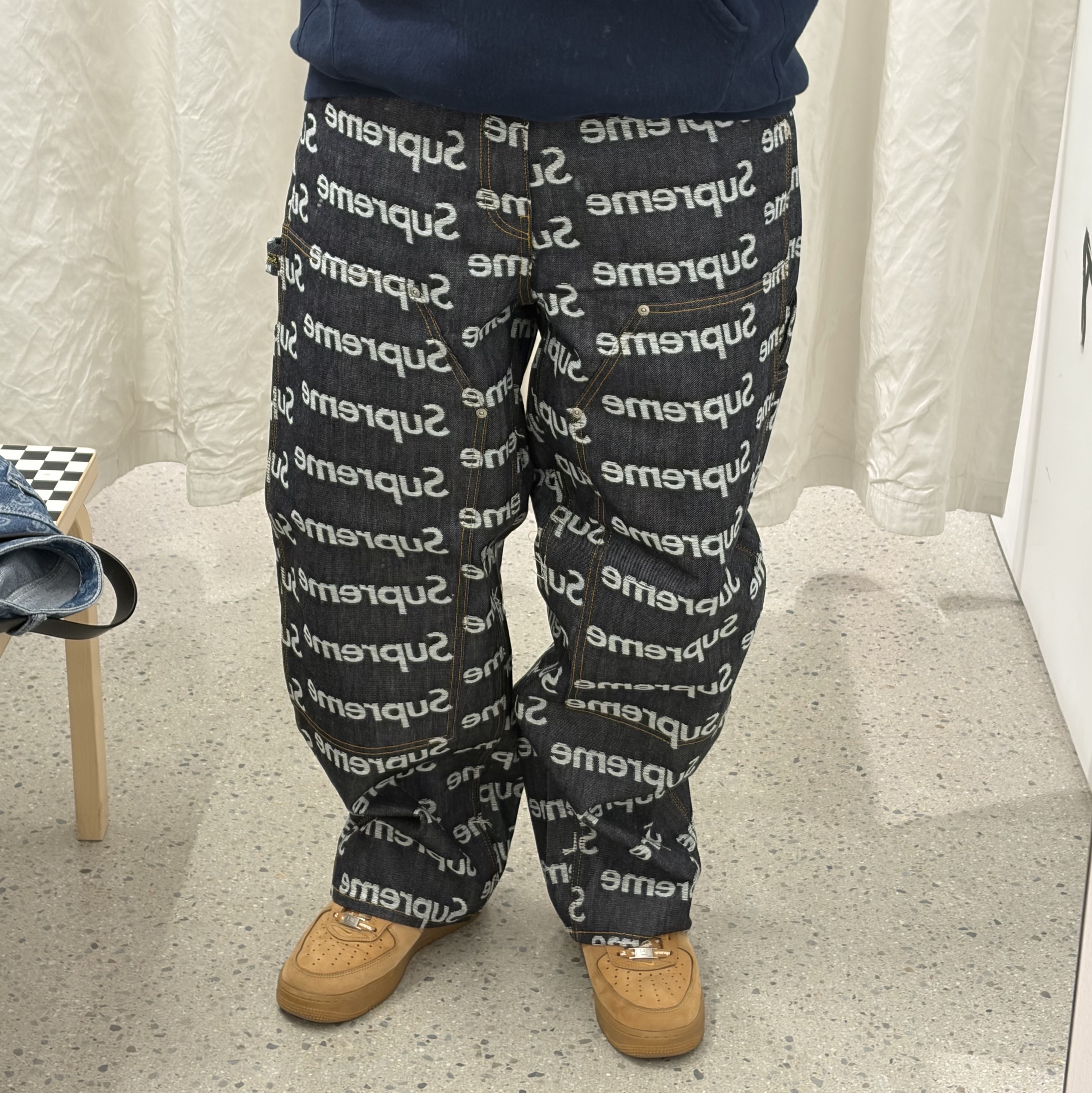 Supreme Jacquard Logos Double Knee Denim Painter Jean Rigid Indigo - 25FW, Nike x Supreme Air Force 1 Low Flax 착용 스타일 - 1