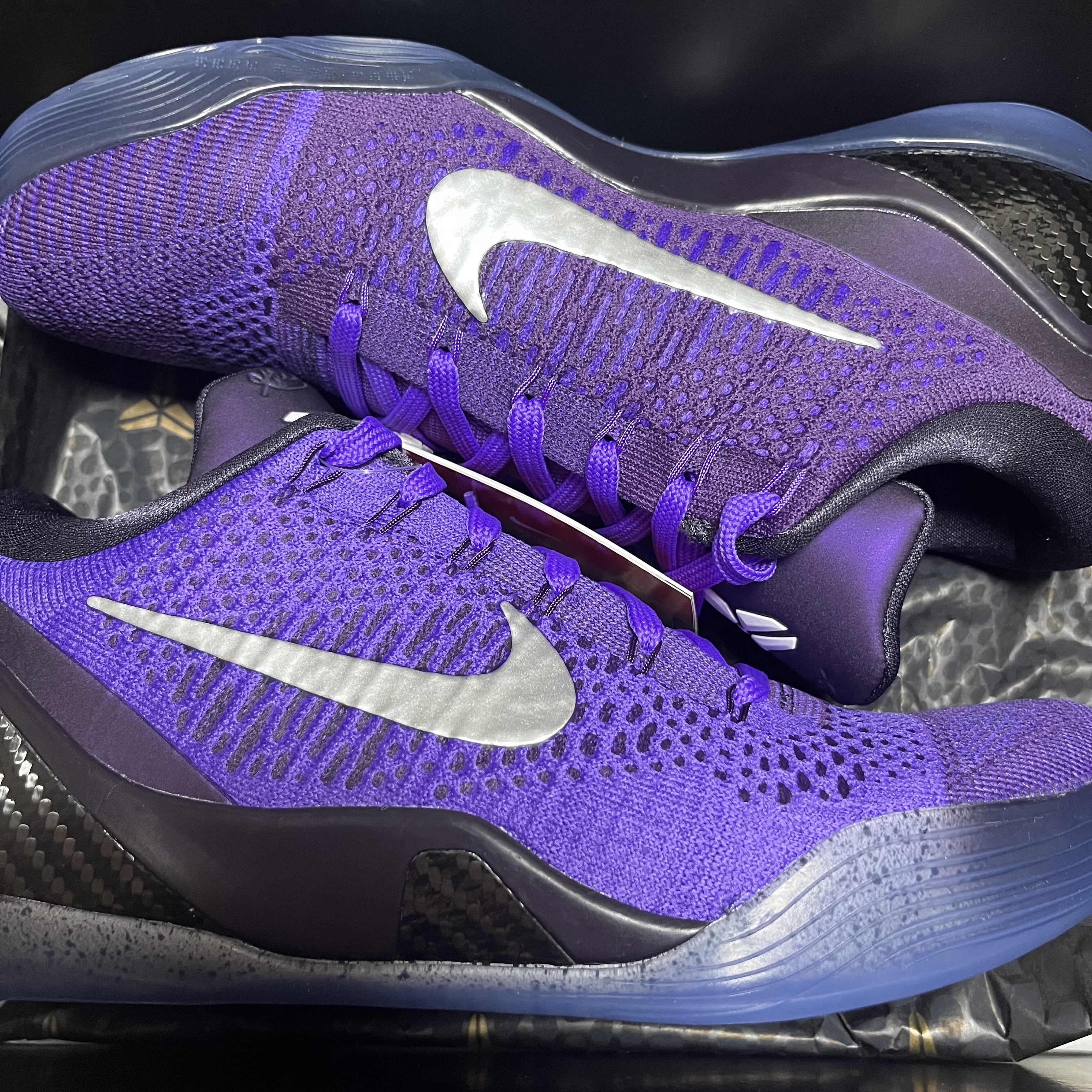 Nike Kobe 9 Elite Low Protro Hyper Grape and Cave Purple 착용 스타일