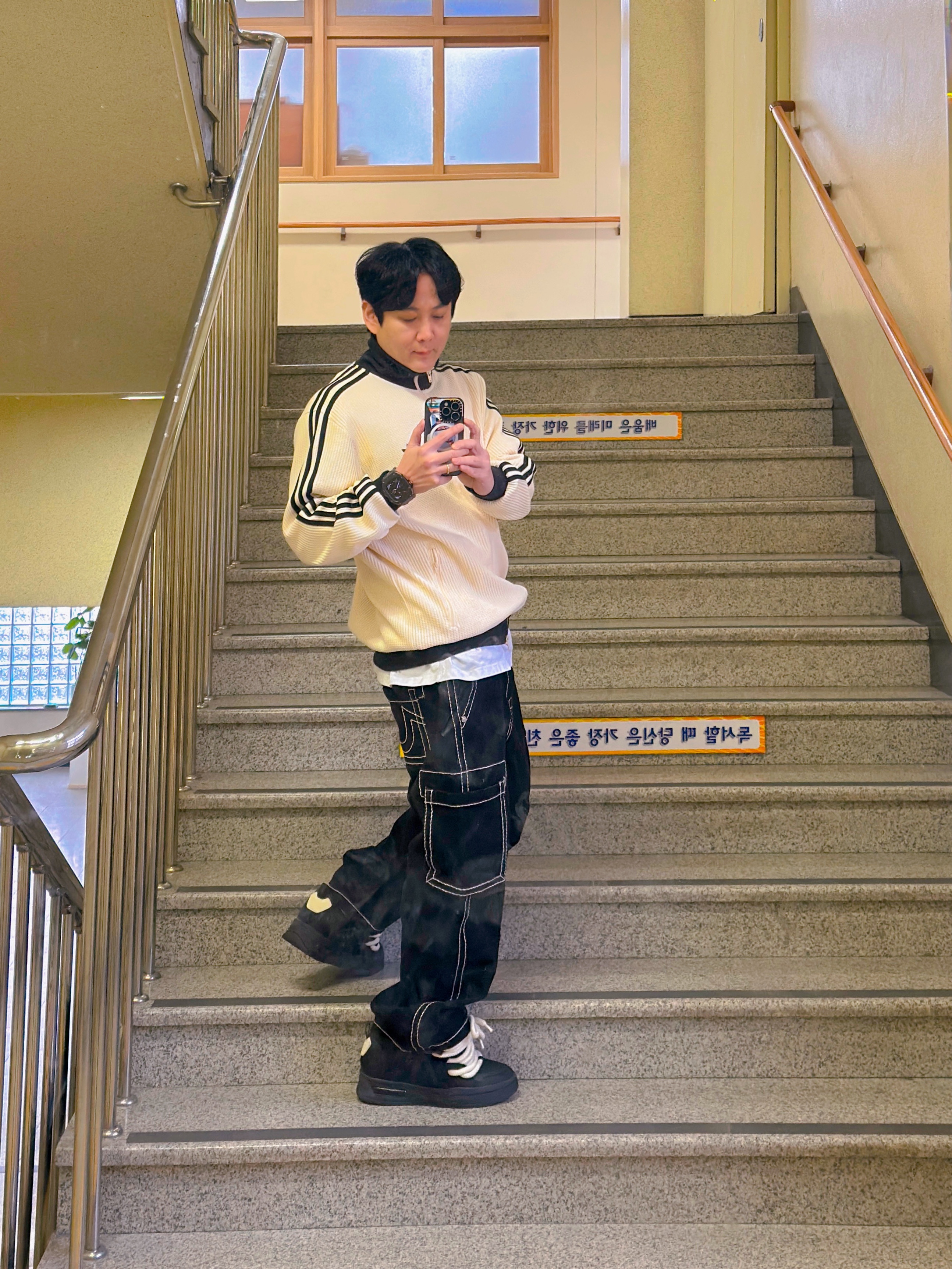 Adidas Waffle Beckenbauer Track Top Wonder White - KR Sizing, True Religion Classic Cargo Pants Mk-1 Black 착용 스타일 - 1