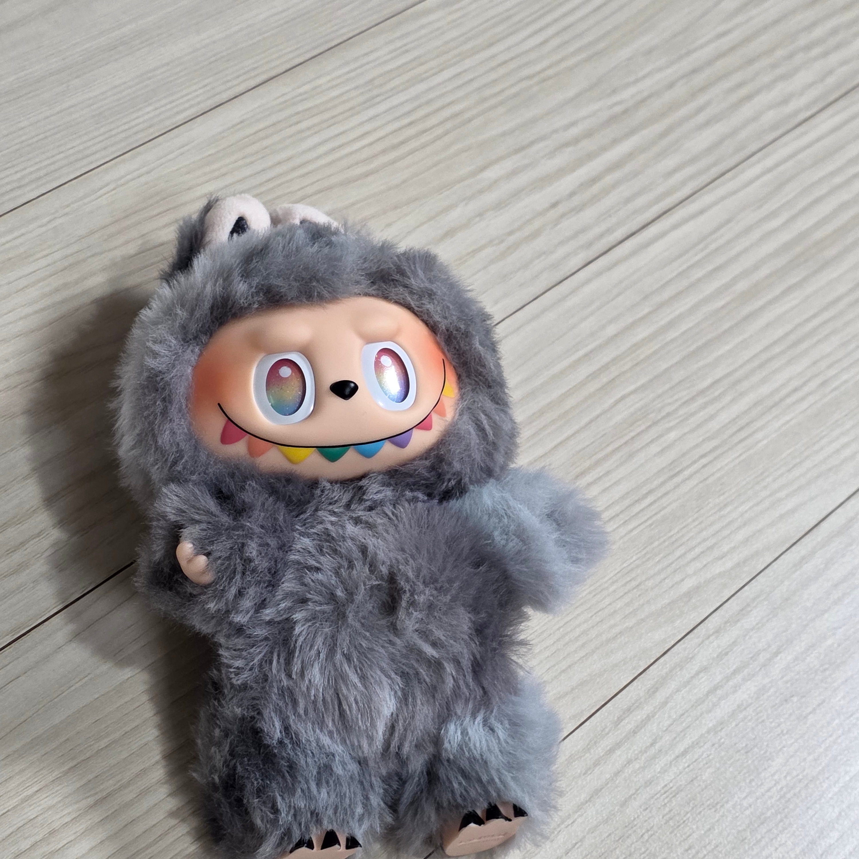 Pop Mart Labubu The Monsters Highlight Series ID Keyring (Opened Case) 착용 스타일 - 9