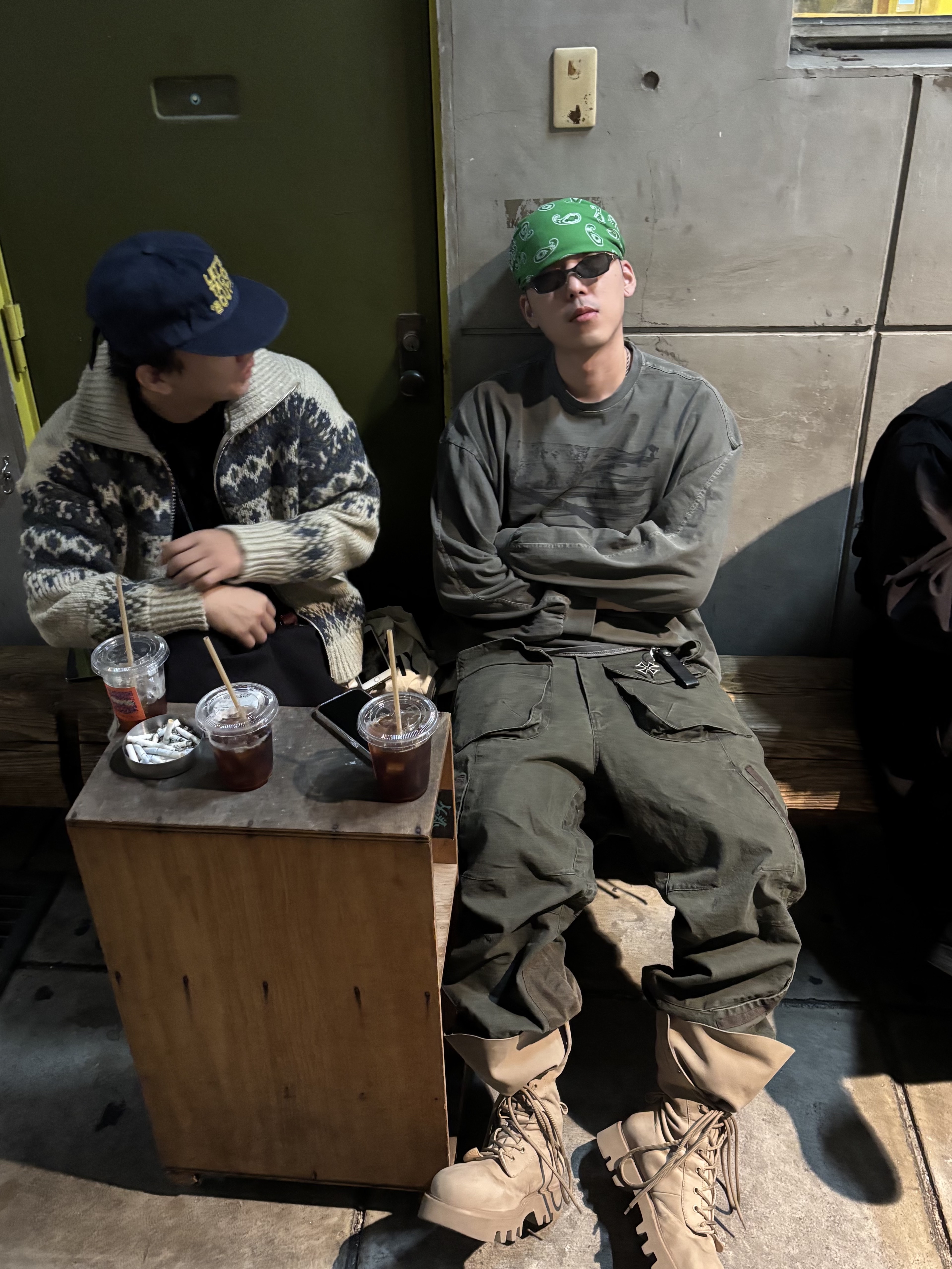 Wapworks Wp Military Shirring Crop Crewneck Khaki 착용 스타일 - 5