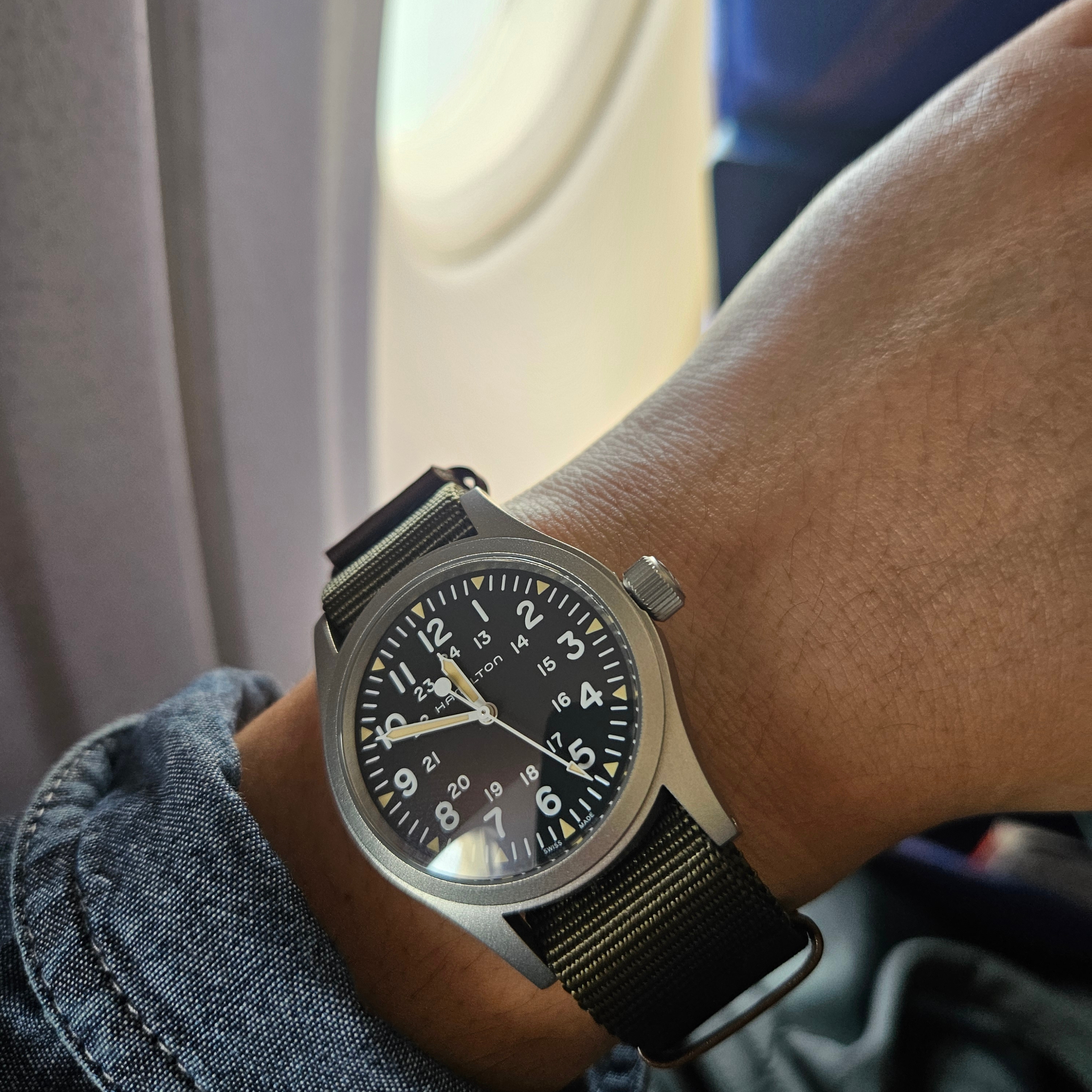 Hamilton Khaki Field Mechanical 38mm Nato Strap Green Black 착용 스타일