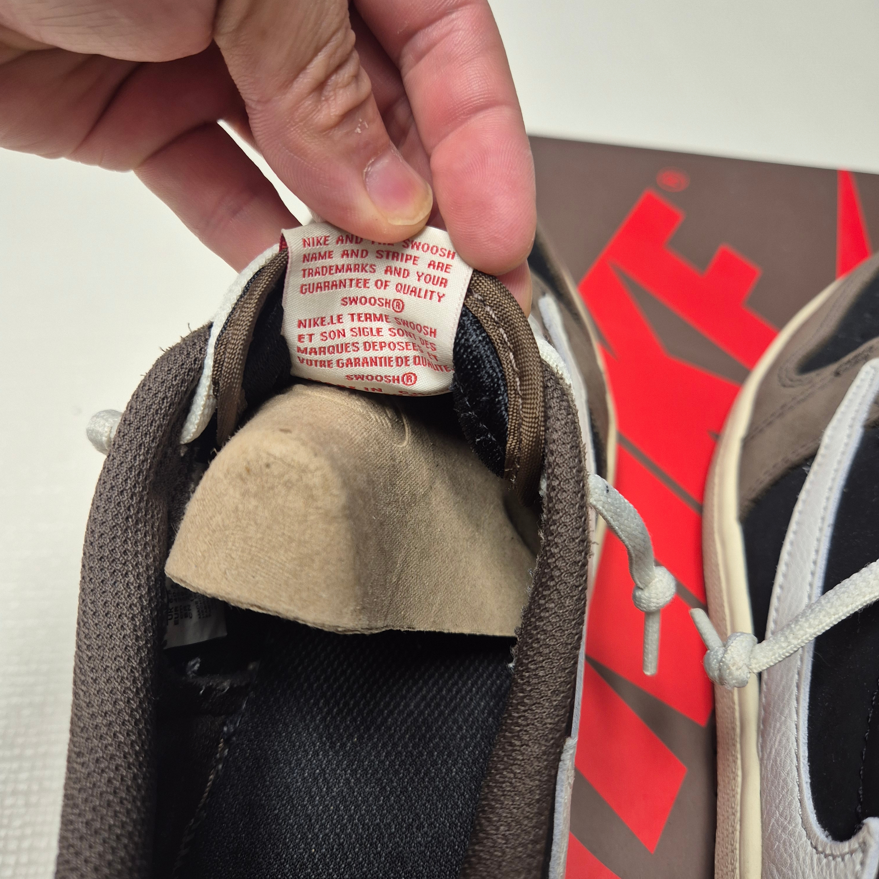 Jordan 1 x Travis Scott Retro Low OG SP Mocha 착용 스타일 - 1