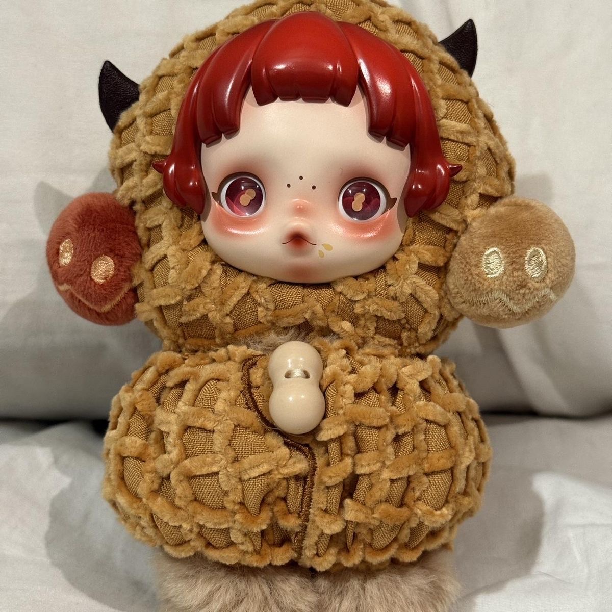 Pop Mart Skullpanda You Found Me ! Series Plush Doll Pendant Pranky Peanut (Opened Case) 착용 스타일