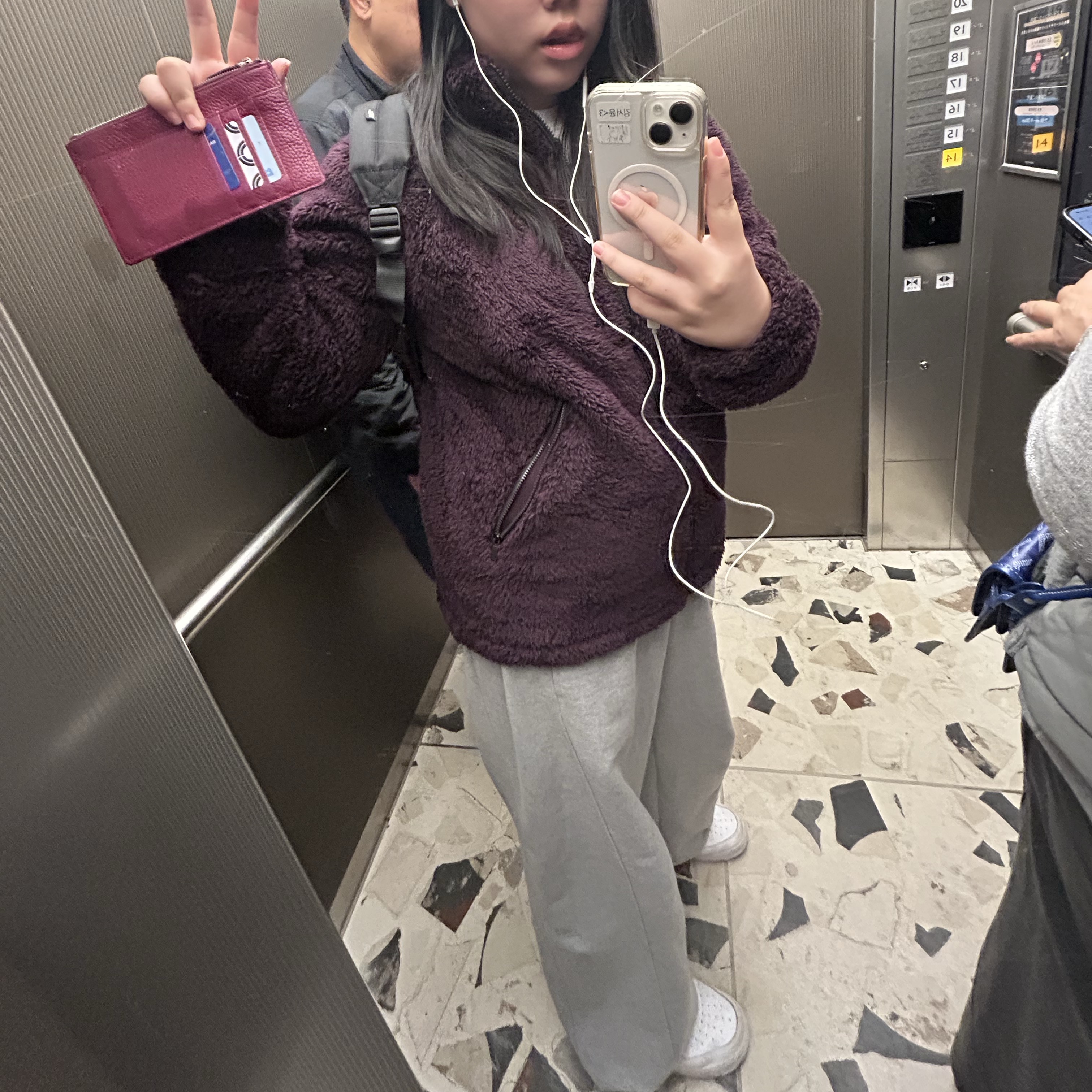 Uniqlo x Needles Fleece Jacket Purple - KR, Nike Air Force 1 '07 White Black 착용 스타일 - 1
