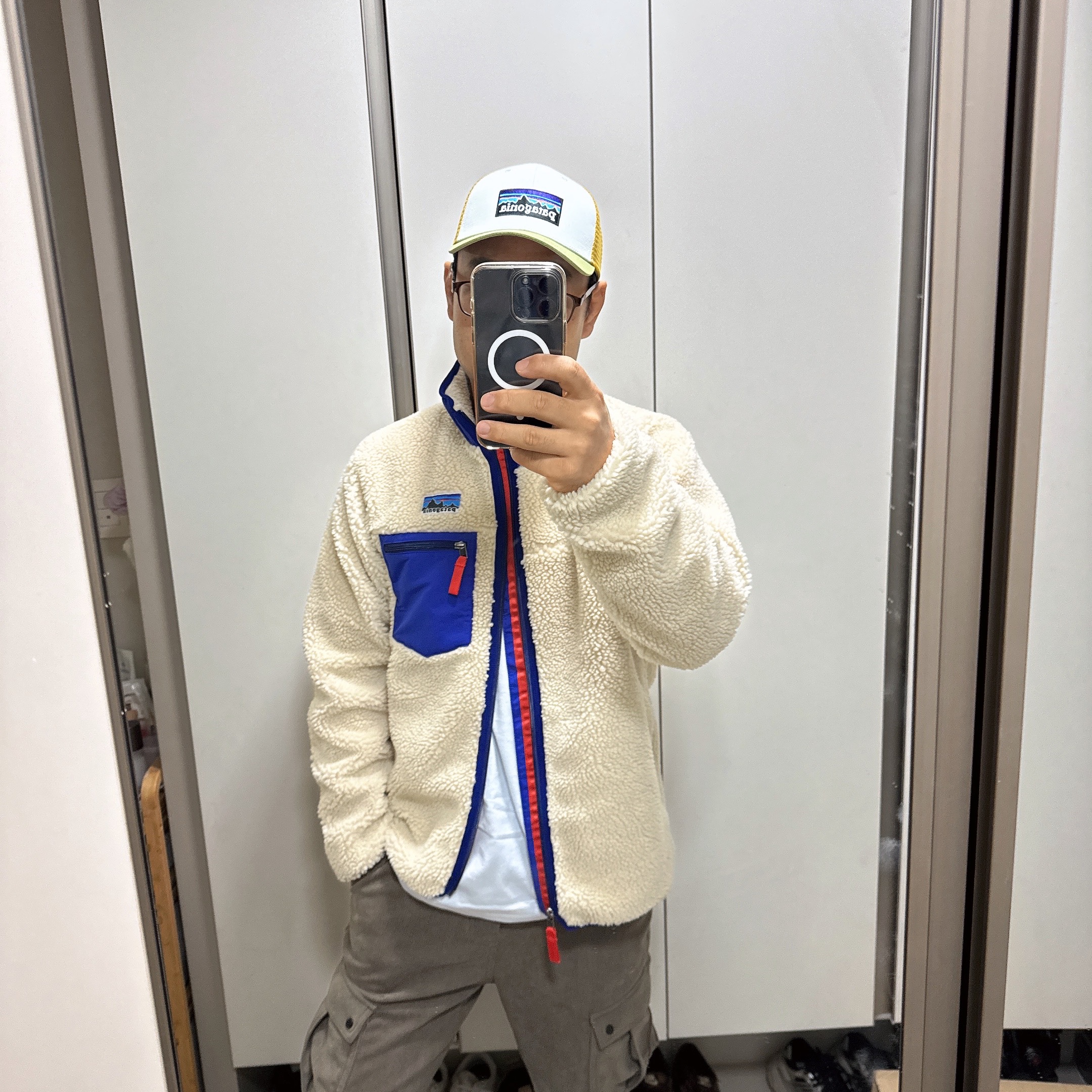 Patagonia Classic Retro-X Fleece Jacket Dark Natural 착용 스타일