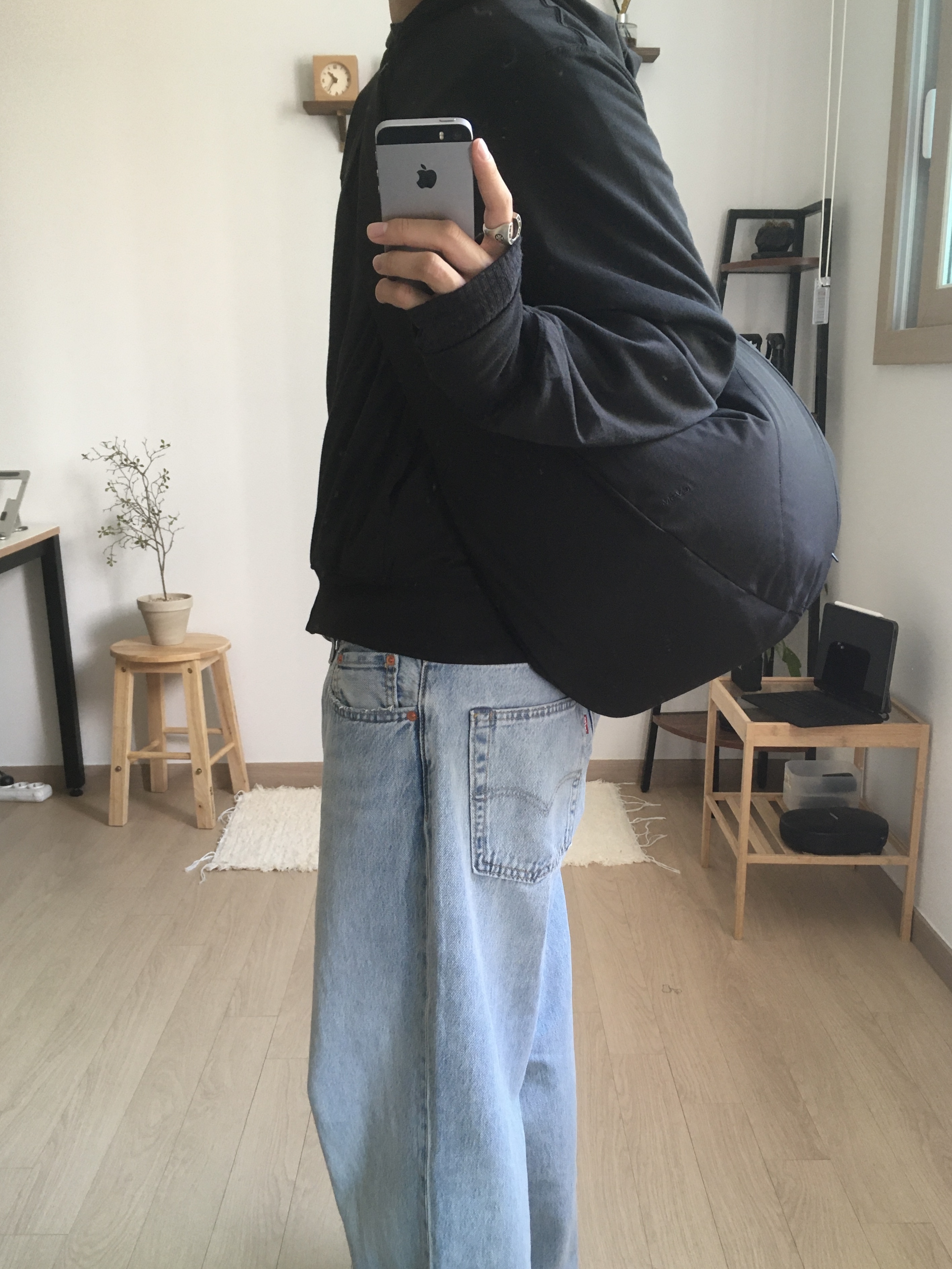 On Running x Post Archive Faction (Paf) Cloudmonster Hyper Phantom Apollo, Levi's 578™ Baggy Jean Medium Wash 착용 스타일 - 2