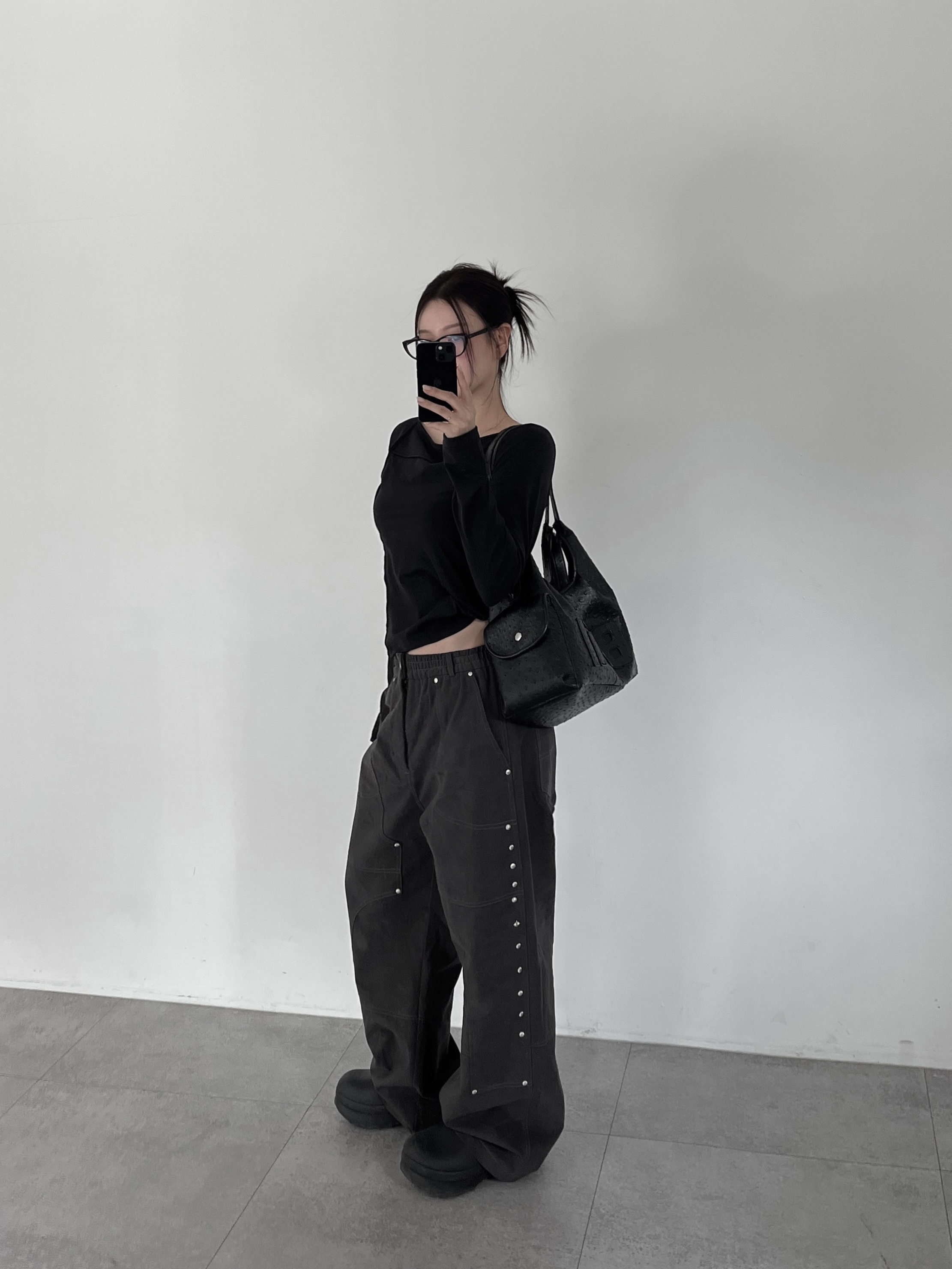 Riomeu Double knee Western Twill Cotton Pants Charcoal 착용 스타일