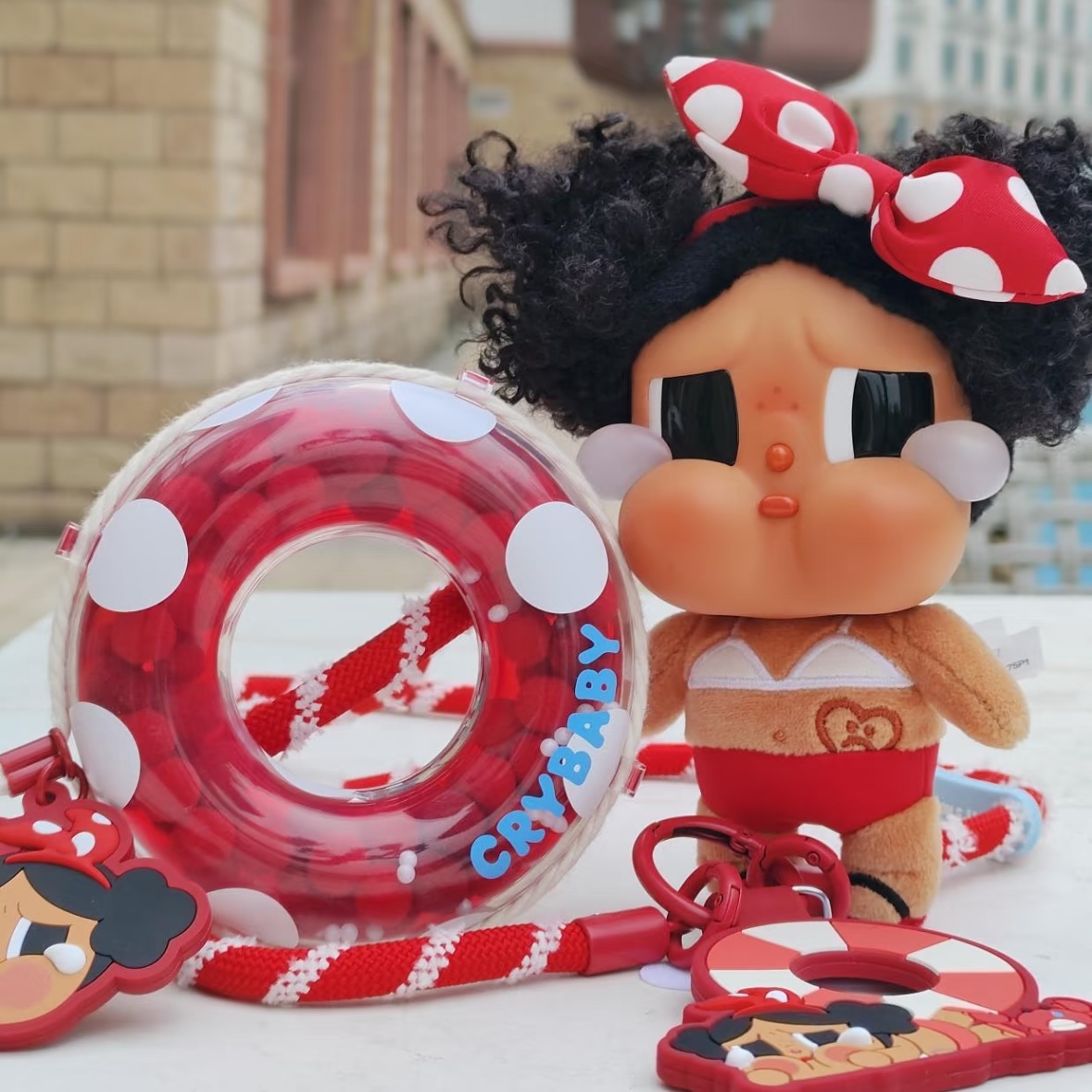 Pop Mart Crybaby Vacation Mode On Series Vinyl Plush Pendant My Summer Vibe (Opened Case), Pop Mart Crybaby Vacation Mode On Series Pendant My Summer Vibe (Opened Case) 착용 스타일
