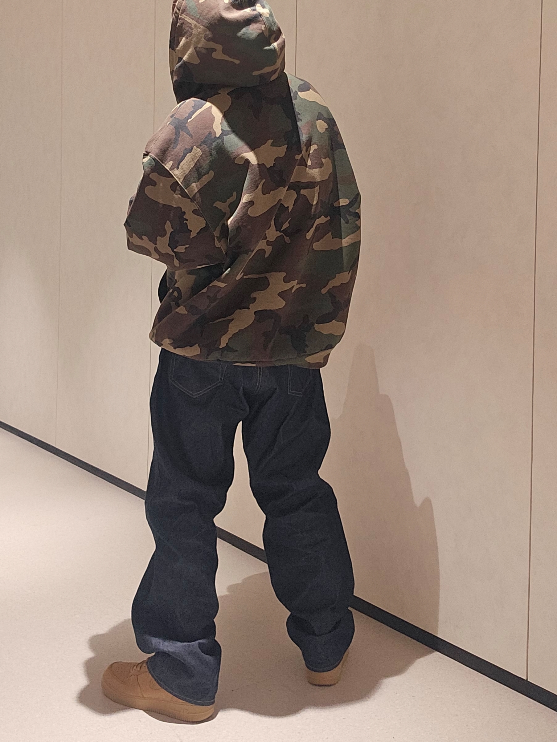 Supreme x Dickies Quilted Lined Zip Up Hooded Sweatshirt Woodland Camo - 25FW, Supreme Mini Duffle Bag Black - 24SS 착용 스타일 - 2