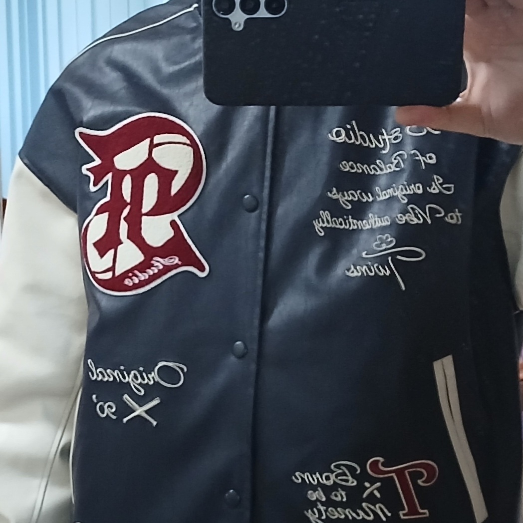 LG Twins x 1993STUDIO Applique Leather Varsity Jacket Deep Navy 착용 스타일