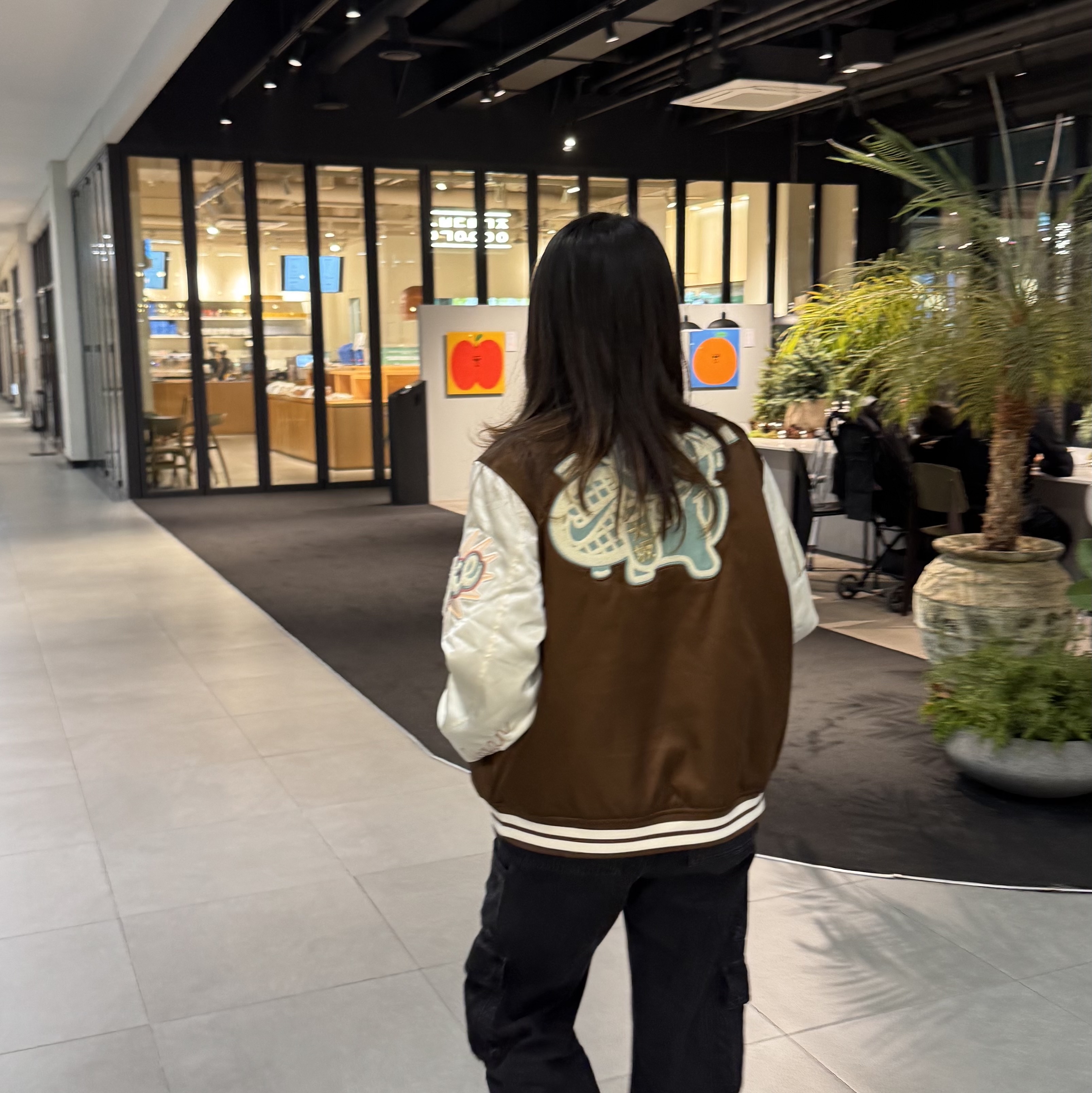 (W) Nike Naomi Osaka Varsity Jacket Cacao Wow 착용 스타일