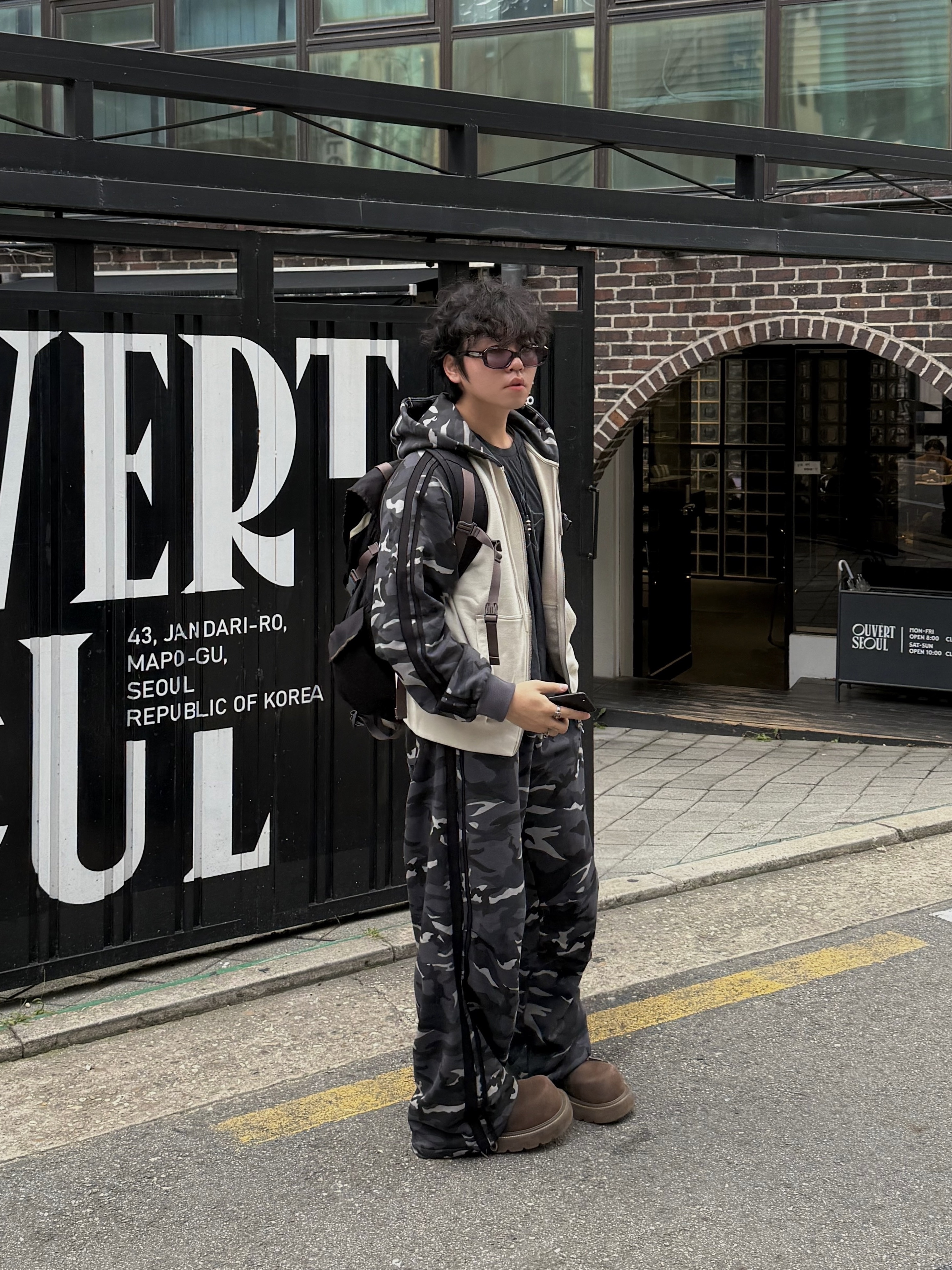 THRASHER Flame Washed Track Pants Camo, THRASHER Flame Washed Track Hooded Zip-Up Camo 착용 스타일 - 2