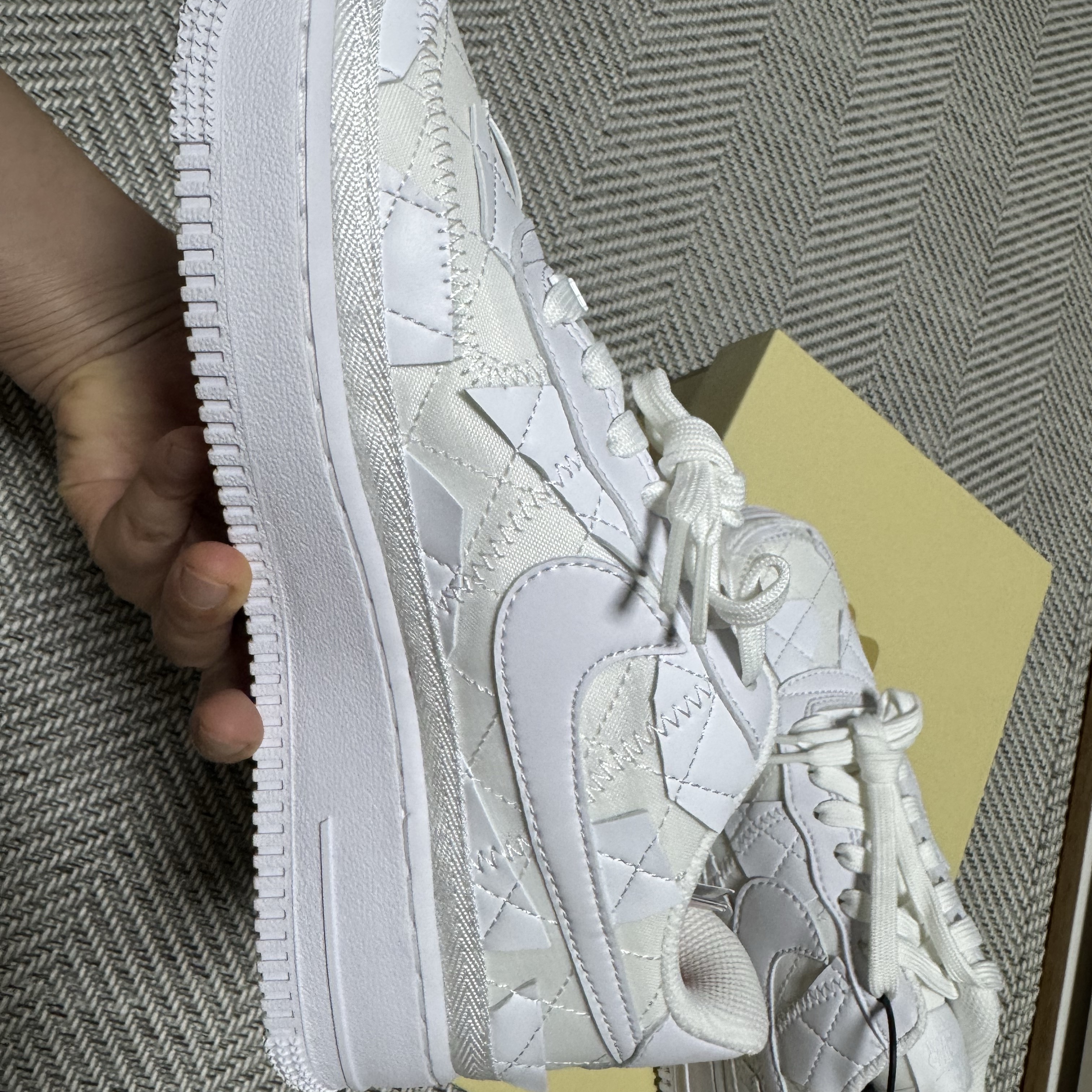 Nike x Billie Eilish Air Force 1 Low SP Triple White 착용 스타일 - 4
