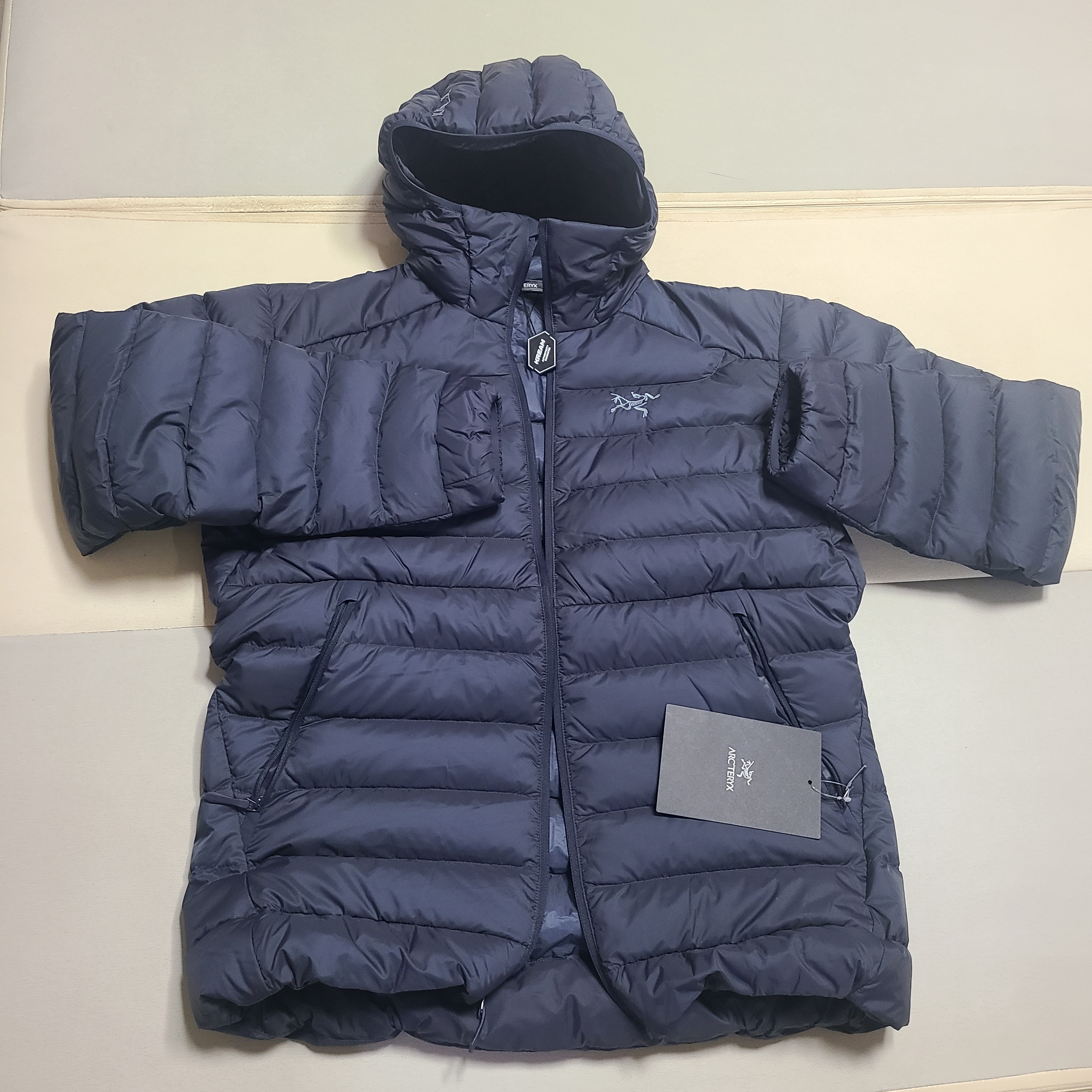 Arc'teryx Cerium Hoody Black Sapphire 착용 스타일