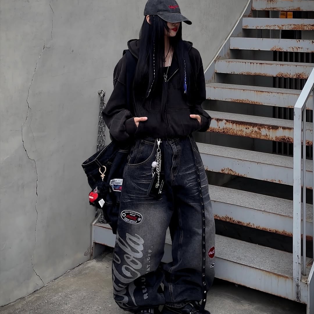SPORT CHAMBER x Coca-Cola Balloon Denim Pants Black, SPORT CHAMBER x Coca-Cola Denim Cross Bag Black 착용 스타일 - 7