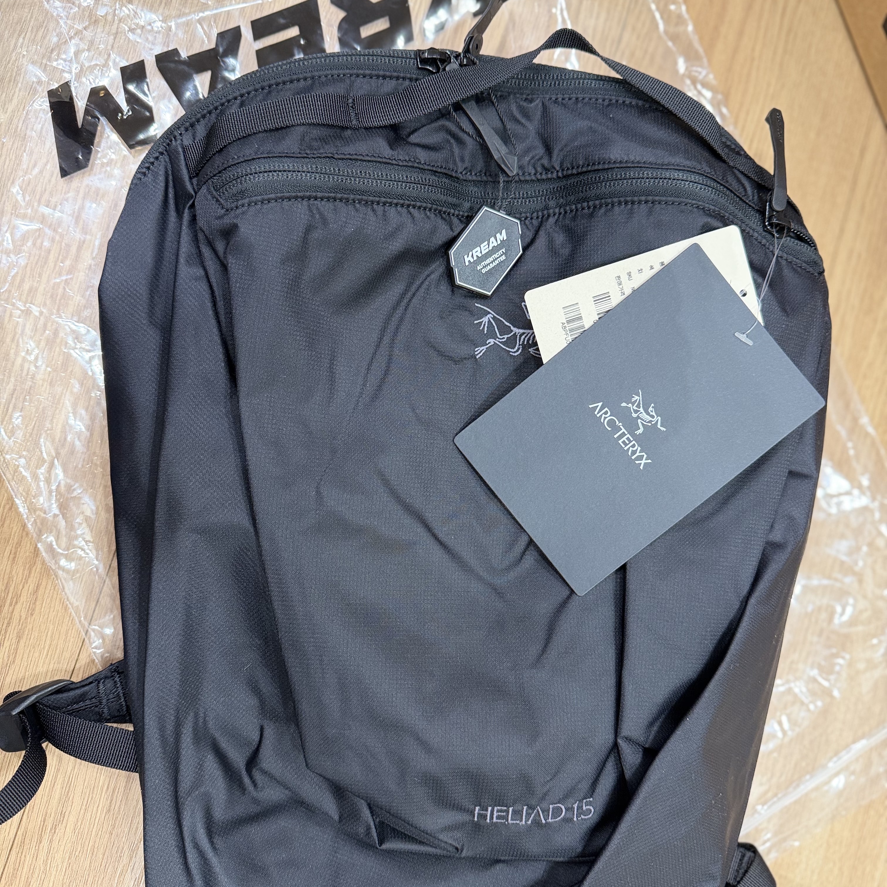 Arc'teryx Heliad 15 Backpack Black 착용 스타일
