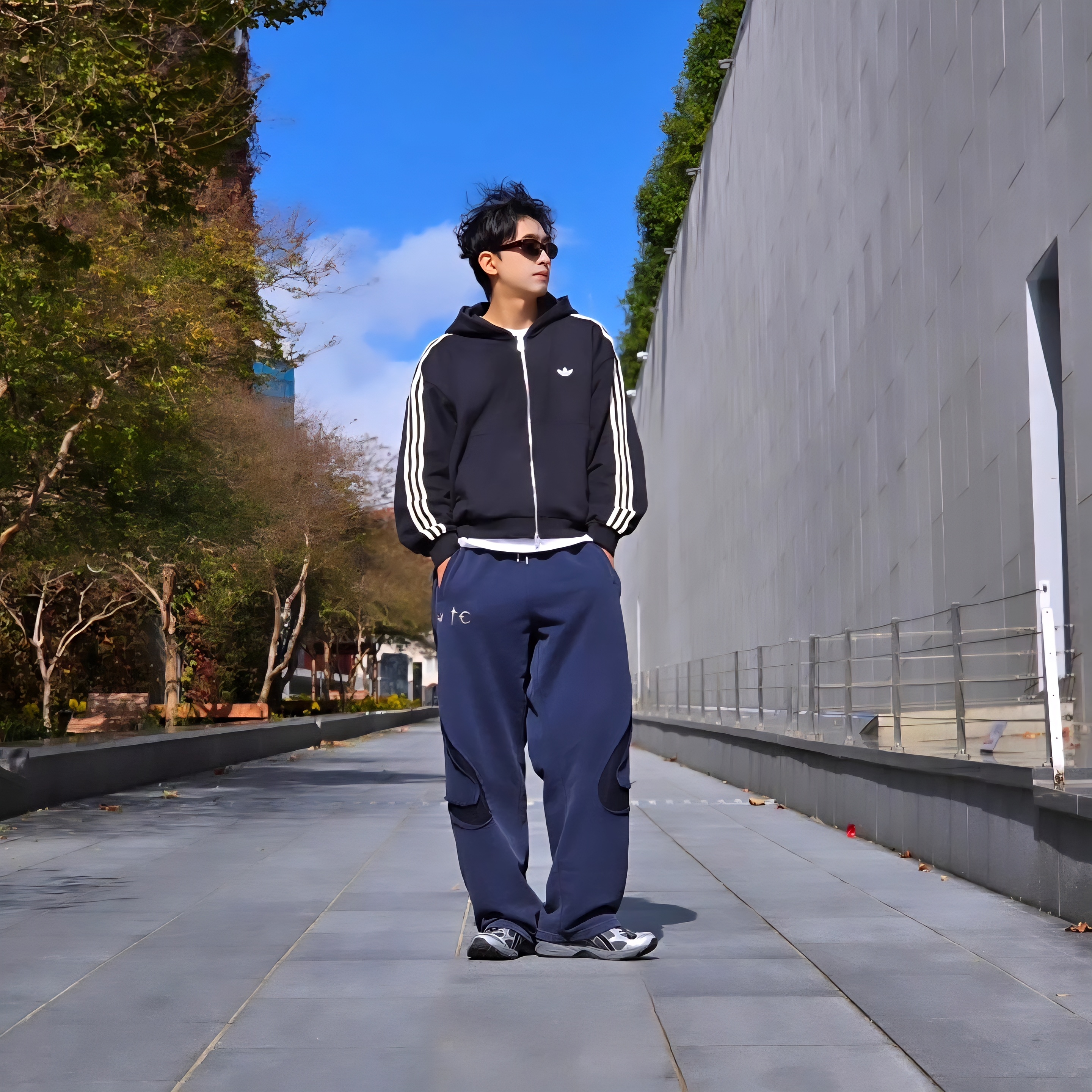 Adidas 3-Stripes Full-Zip Hoodie Black Cream White - KR Sizing, Adidas x Thug Club Teamgeist Sweatpants Night Indigo - KR Sizing 착용 스타일 - 1