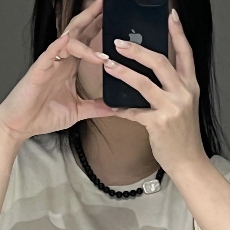 Riomeu Square Margaret Onyx Necklace 착용 스타일