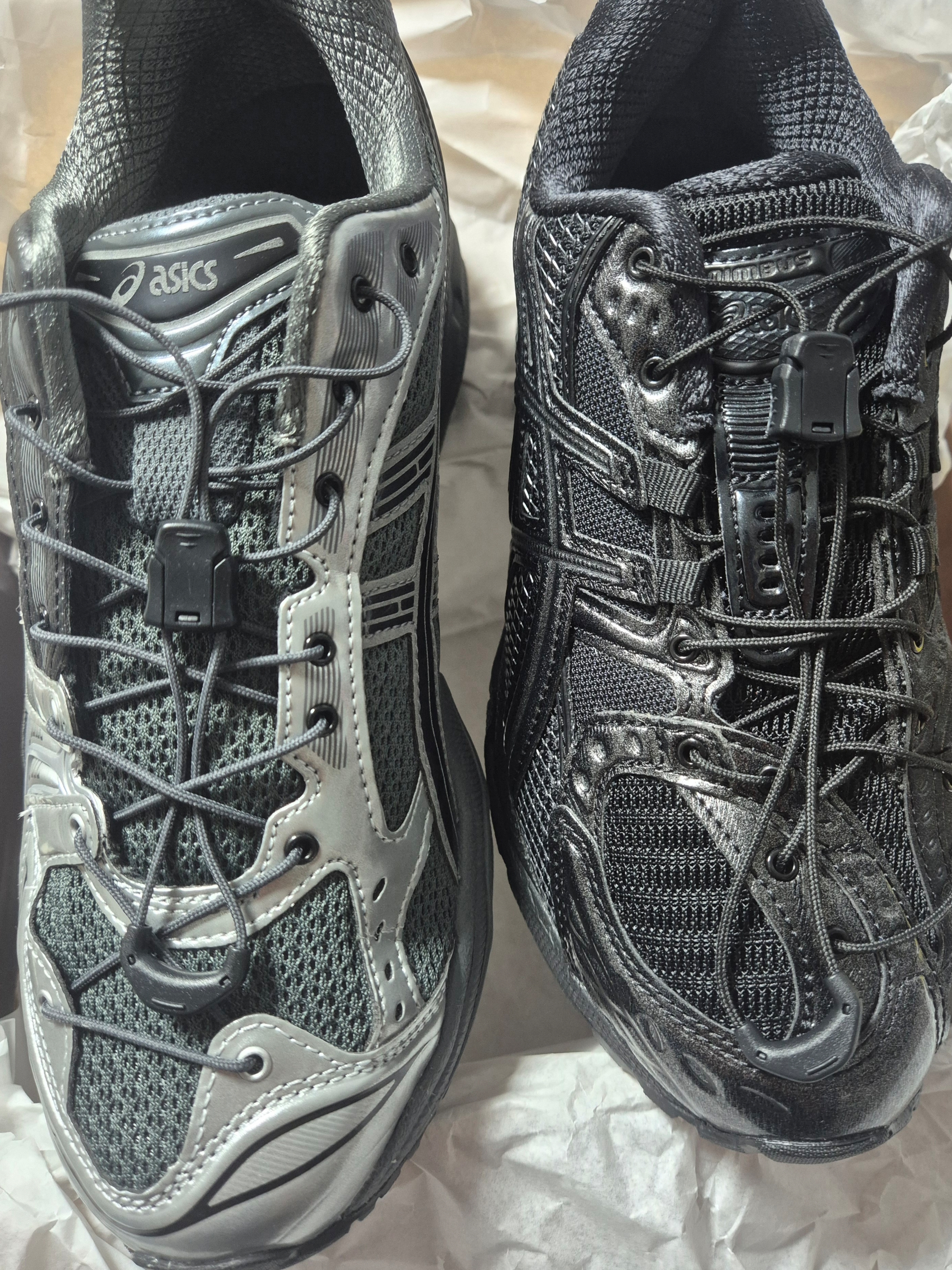 Asics x Unaffected Gel-Nimbus 10.1 Black Black, Asics x Unaffected Gel-Kayano 14 Silver Moon 착용 스타일 - 3