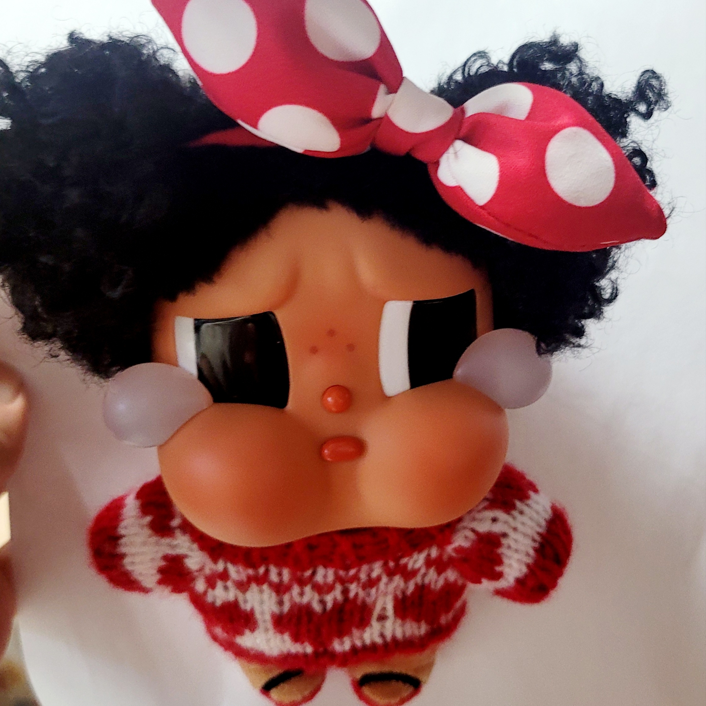 Pop Mart Crybaby Vacation Mode On Series Vinyl Plush Pendant My Summer Vibe (Opened Case) 착용 스타일