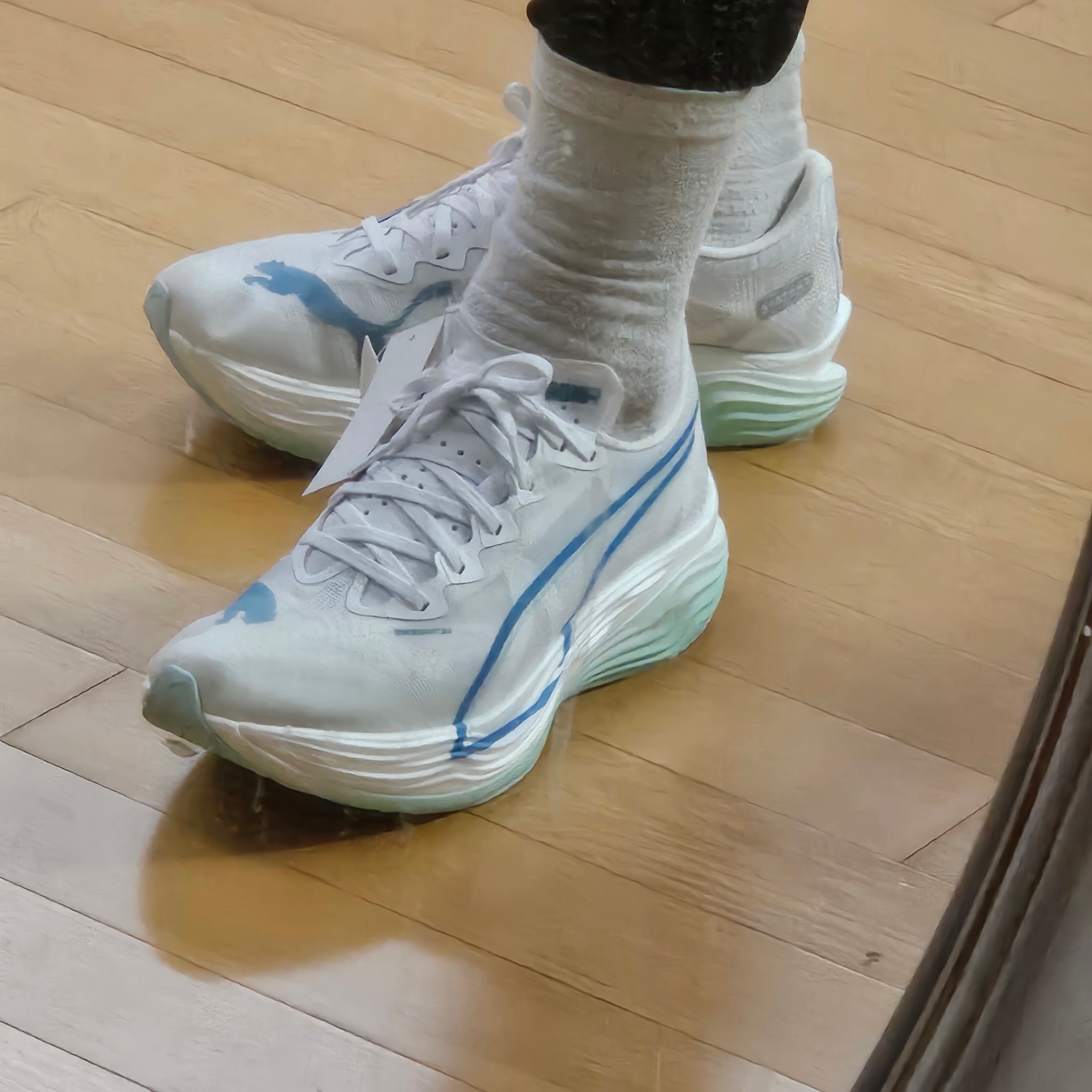 Puma Deviate Nitro Elite 3 White Speed Blue 착용 스타일 - 1