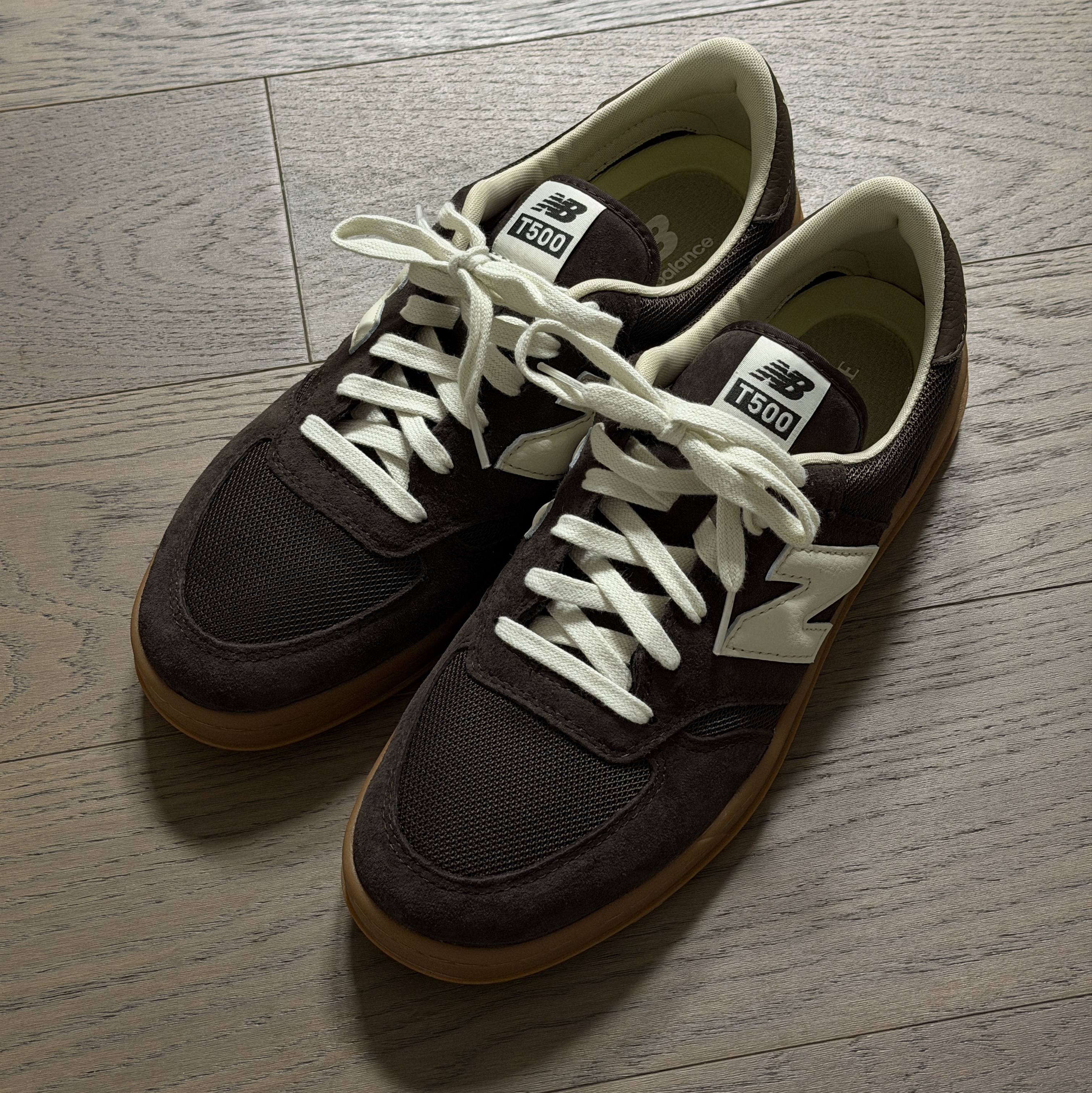New Balance x Auralee CT500 Vintage Brown Cream 착용 스타일