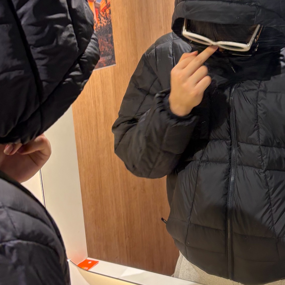 The North Face Wave LT On Jacket Black -25FW, Play Comme des Garcons Red Heart Knit Cardigan Black 착용 스타일 - 1