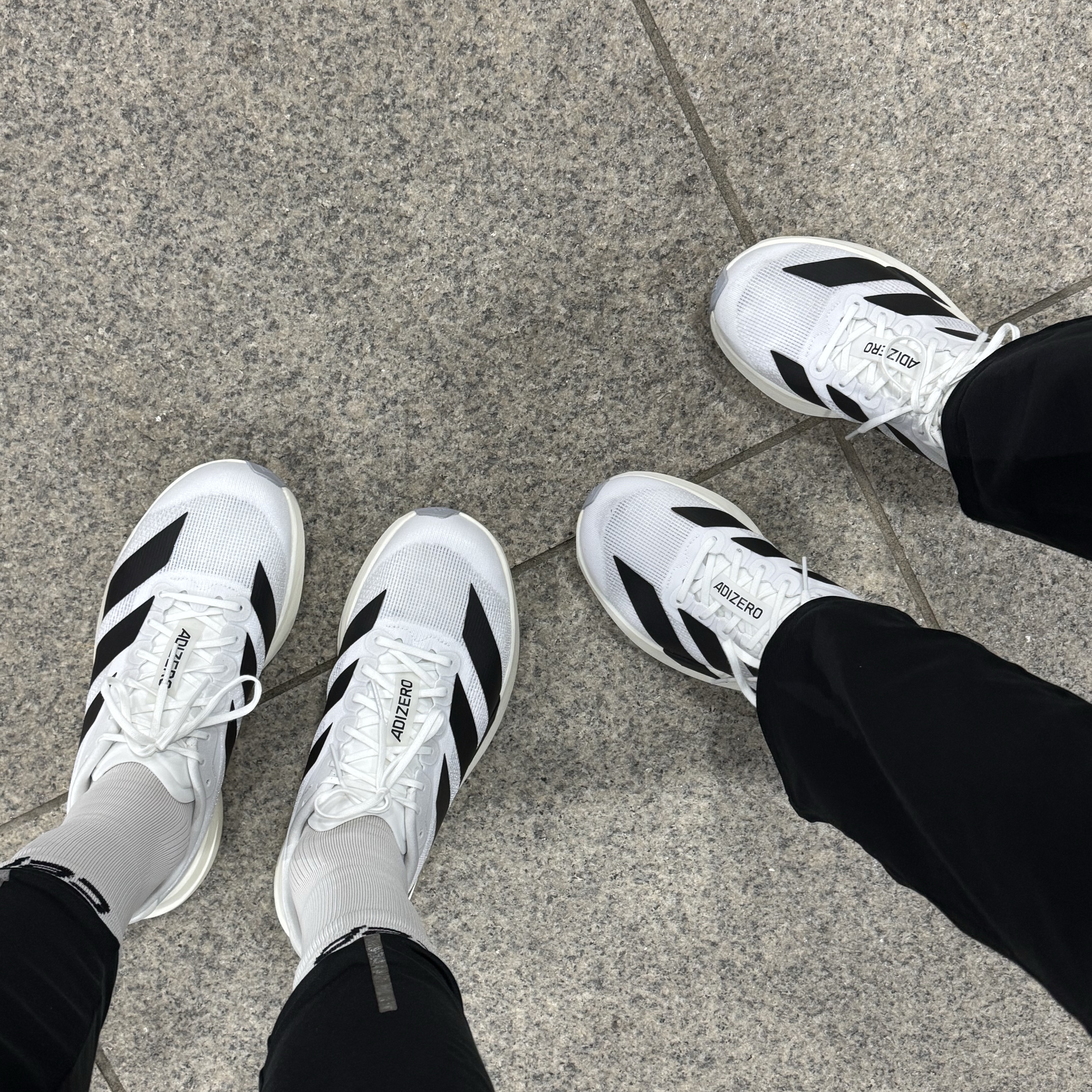Adidas Adizero EVO SL Cloud White Core Black, CEP Core Run Compression Mid Cut Socks White 착용 스타일
