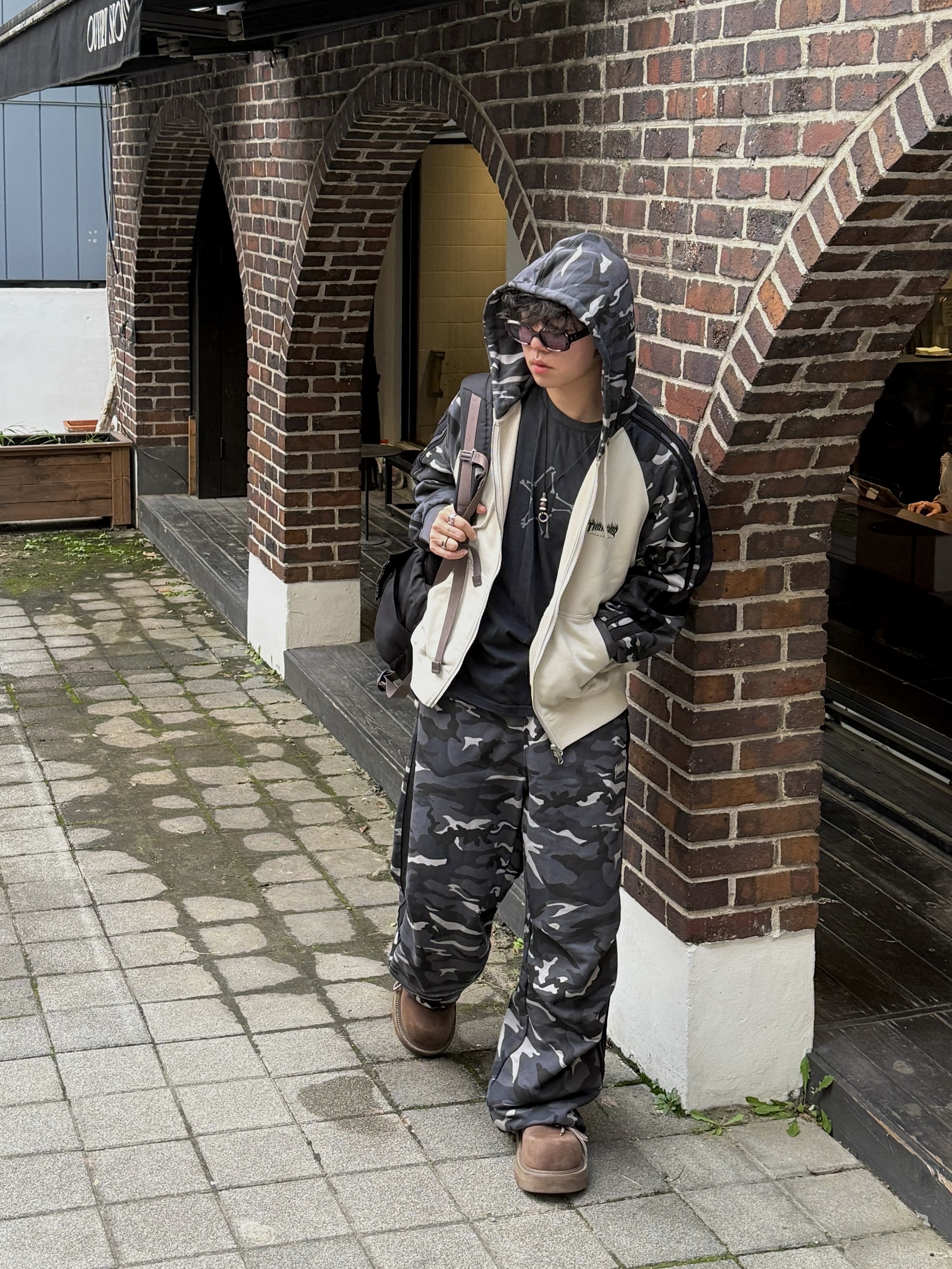 THRASHER Flame Washed Track Pants Camo, THRASHER Flame Washed Track Hooded Zip-Up Camo 착용 스타일 - 5