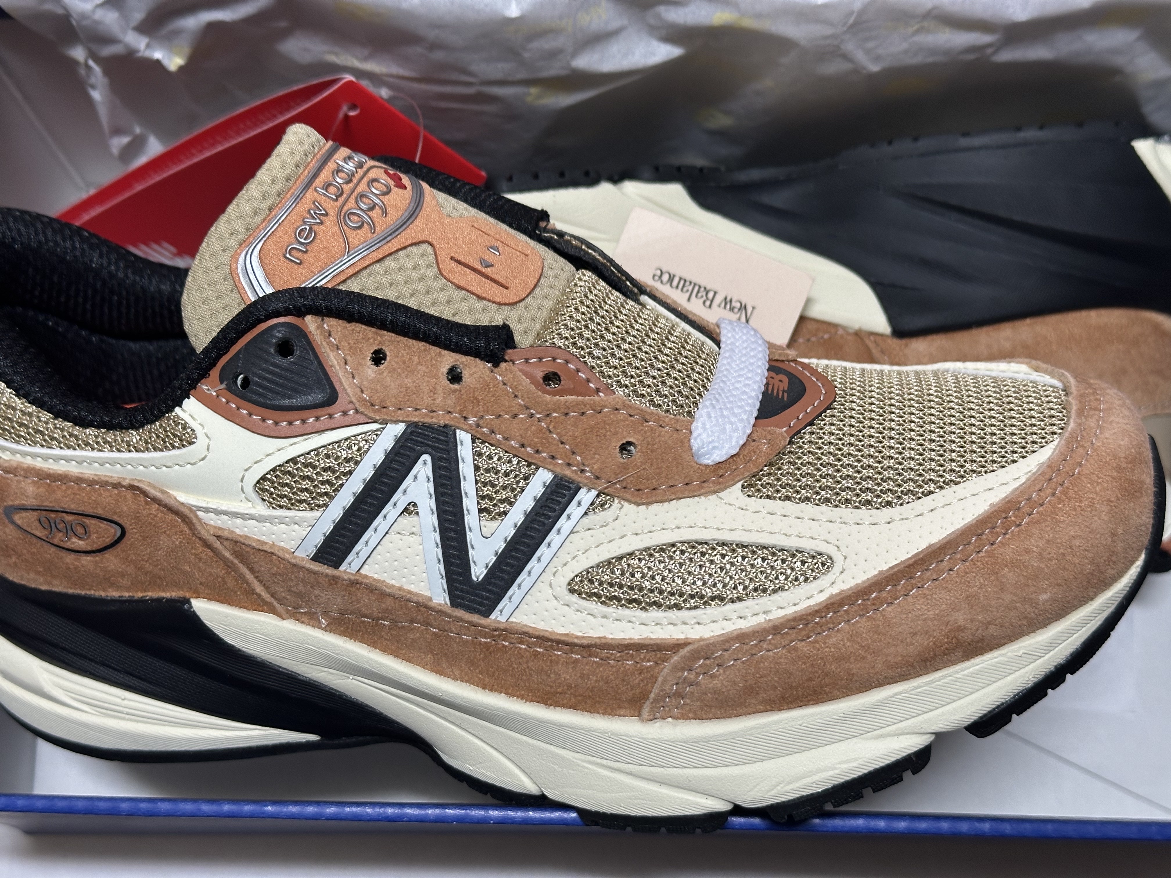 New Balance 990v6 Made in USA Sepia Incense 착용 스타일 - 1