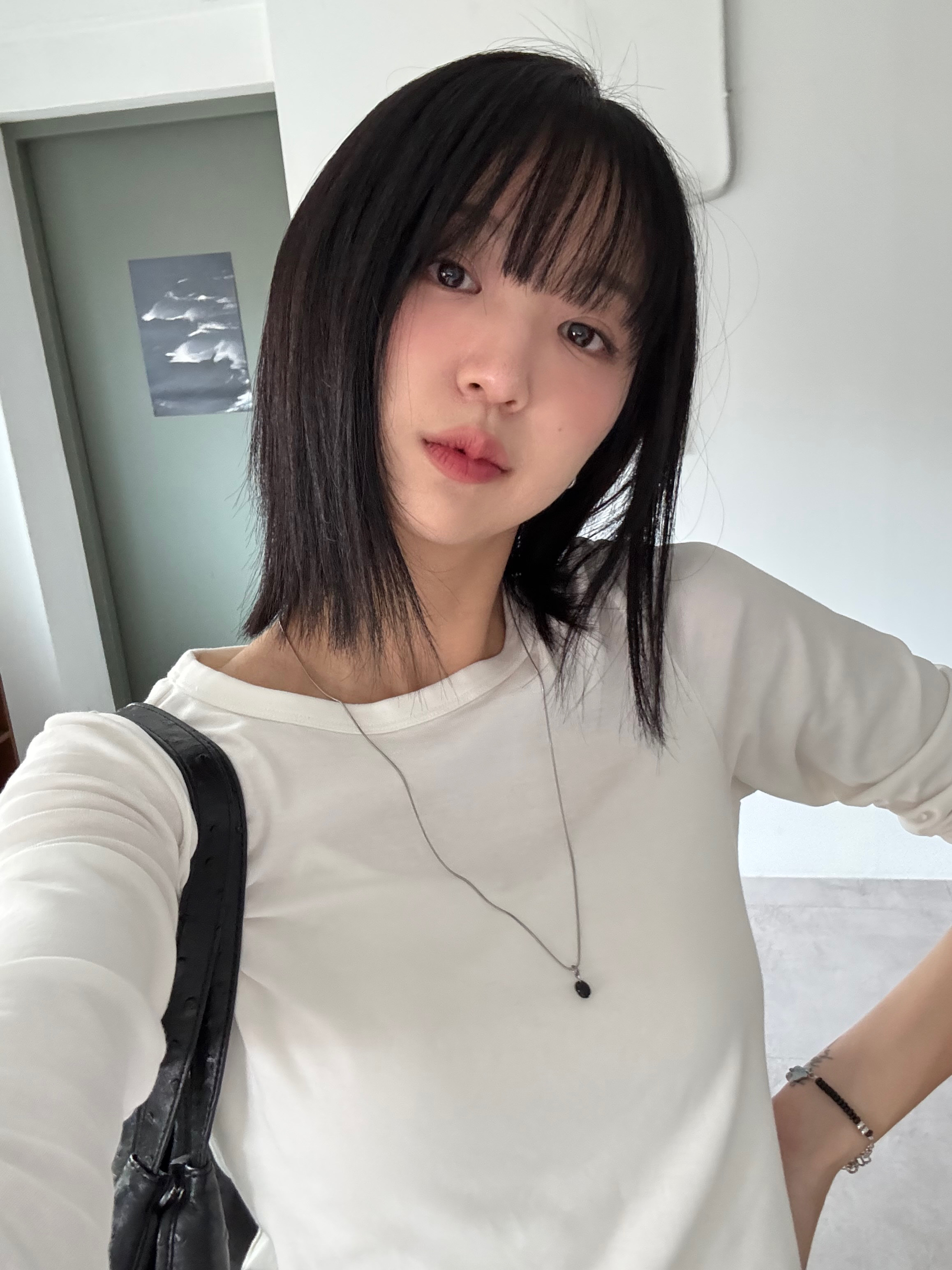 Riomeu Signature Stone Snake Chain Necklace Black 착용 스타일 - 2