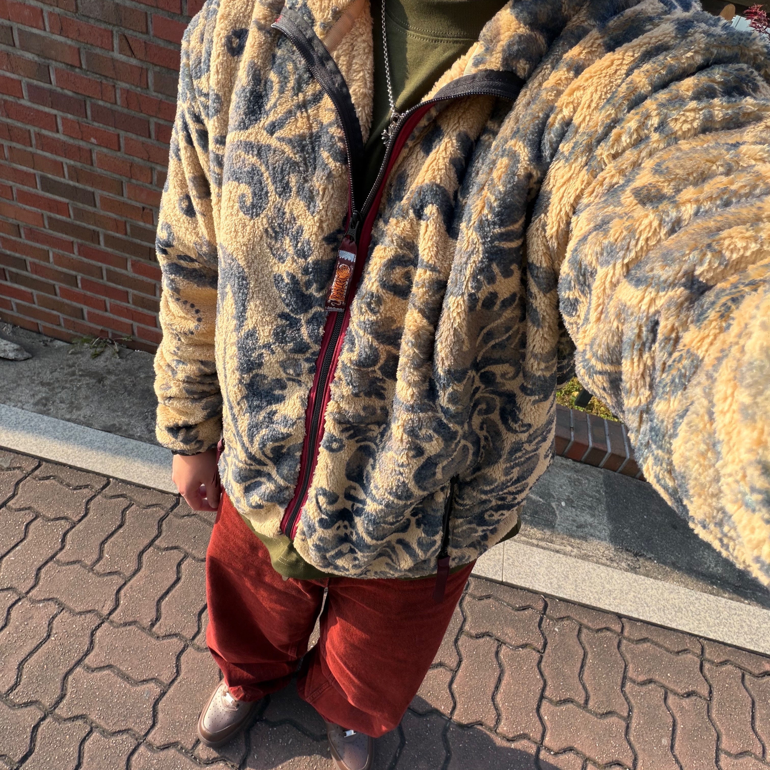 Hansroom Chrome Hearts CH Plus Charm, Kapital Damask Pattern Maria Fleece Zip Blouson Beige 착용 스타일 - 1