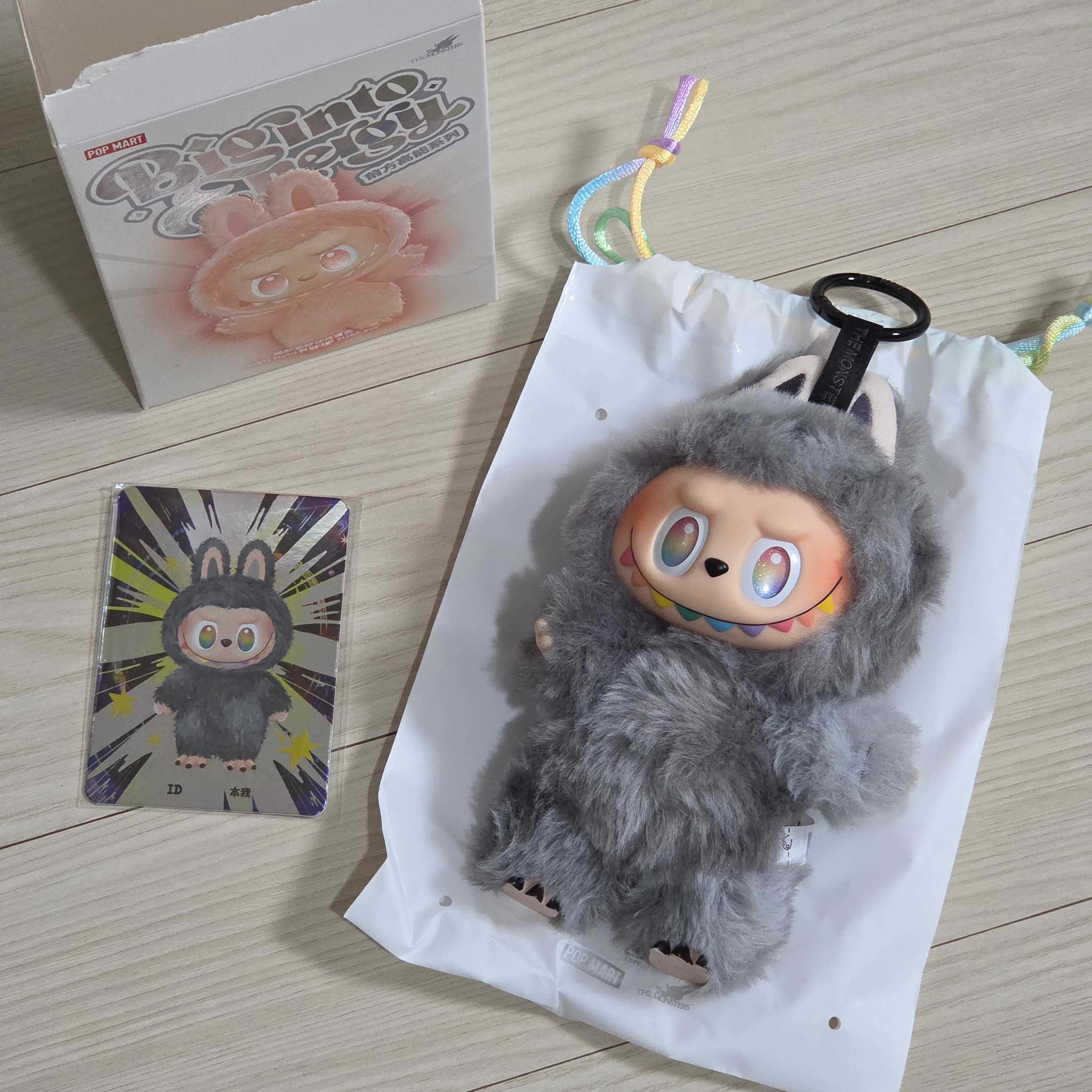 Pop Mart Labubu The Monsters Highlight Series ID Keyring (Opened Case) 착용 스타일 - 2