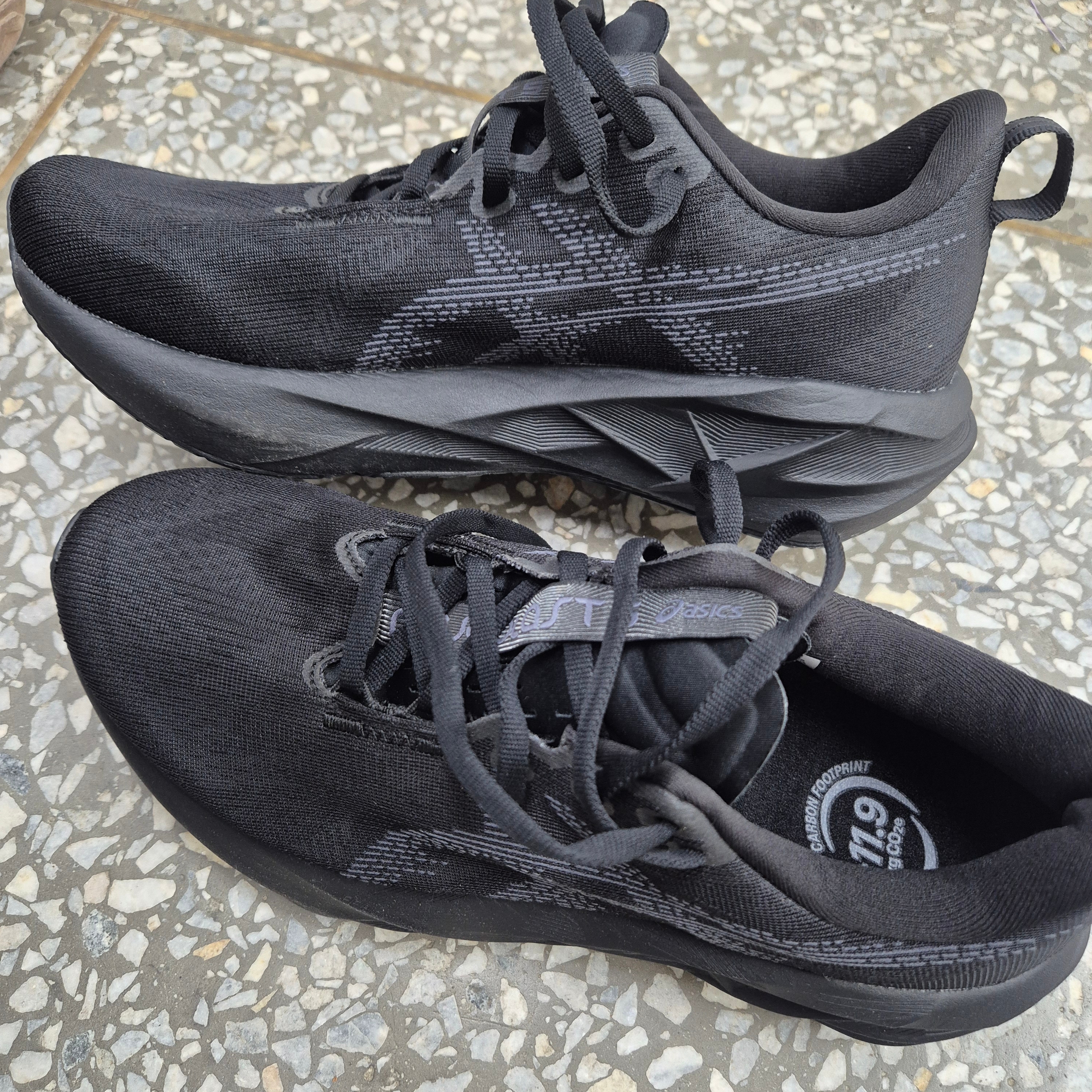 Asics Superblast 2 Black White 착용 스타일