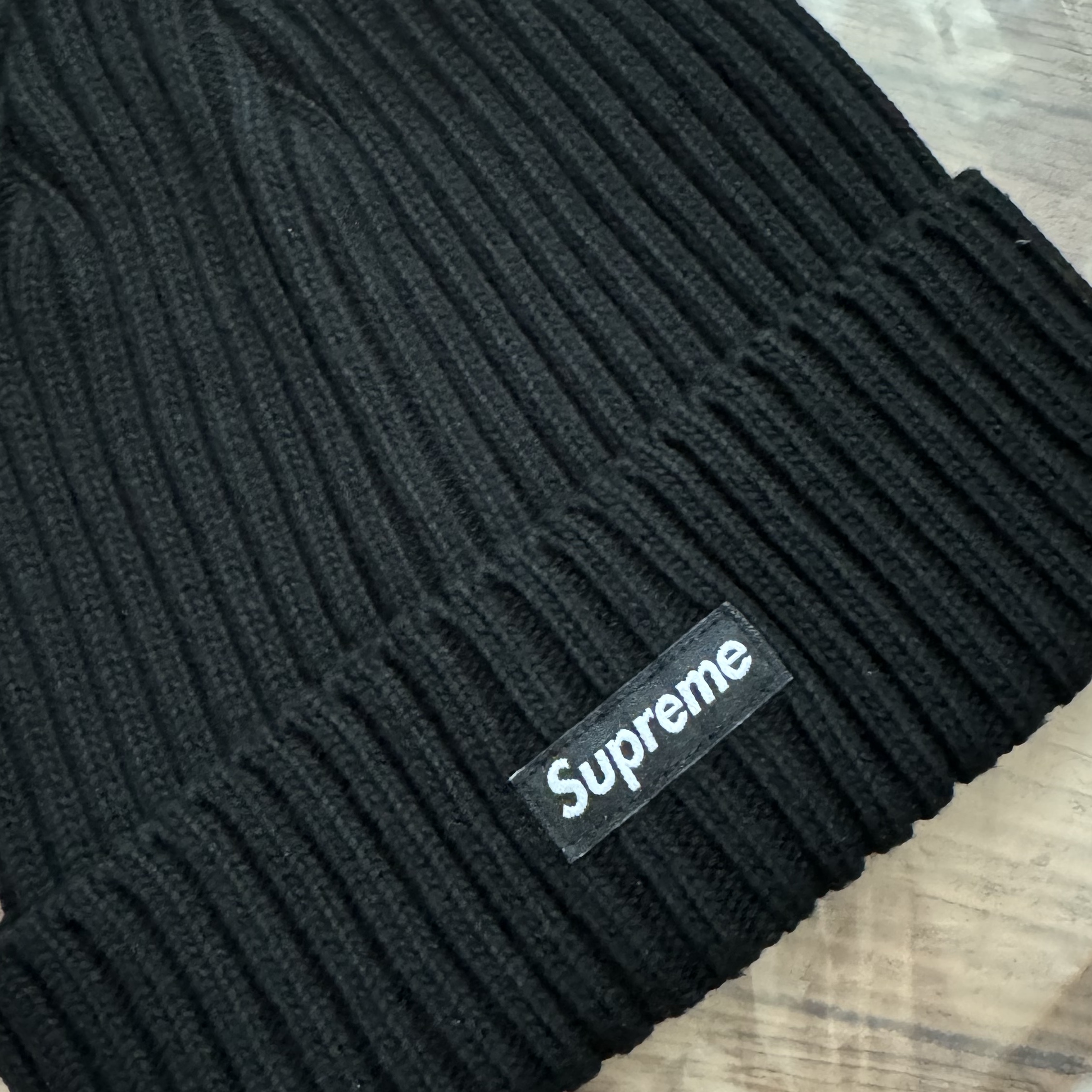Supreme Overdyed Beanie Black 착용 스타일