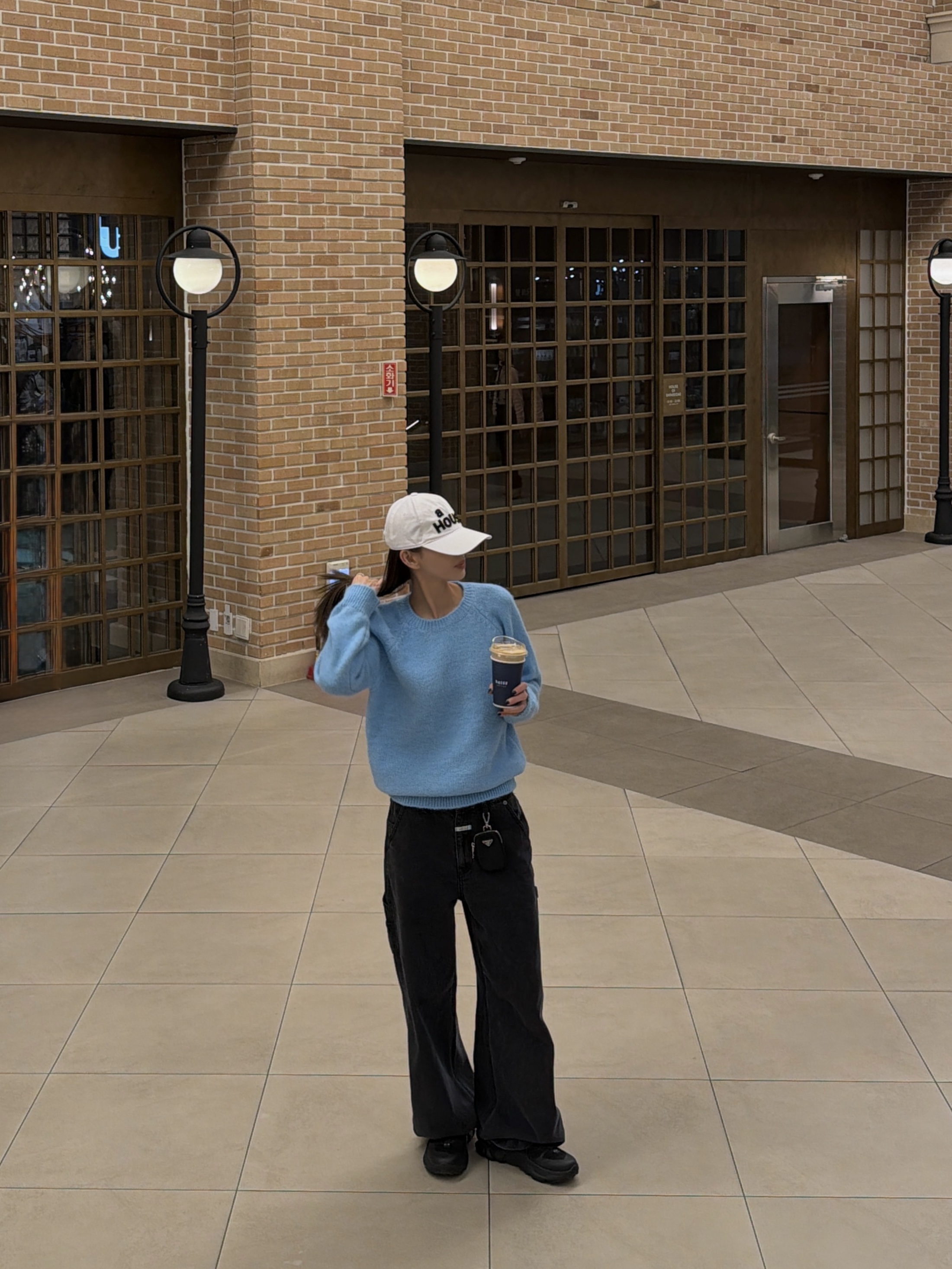 Kikozy A House Cap White, Oakley Light Breathe Triple Black 착용 스타일 - 2