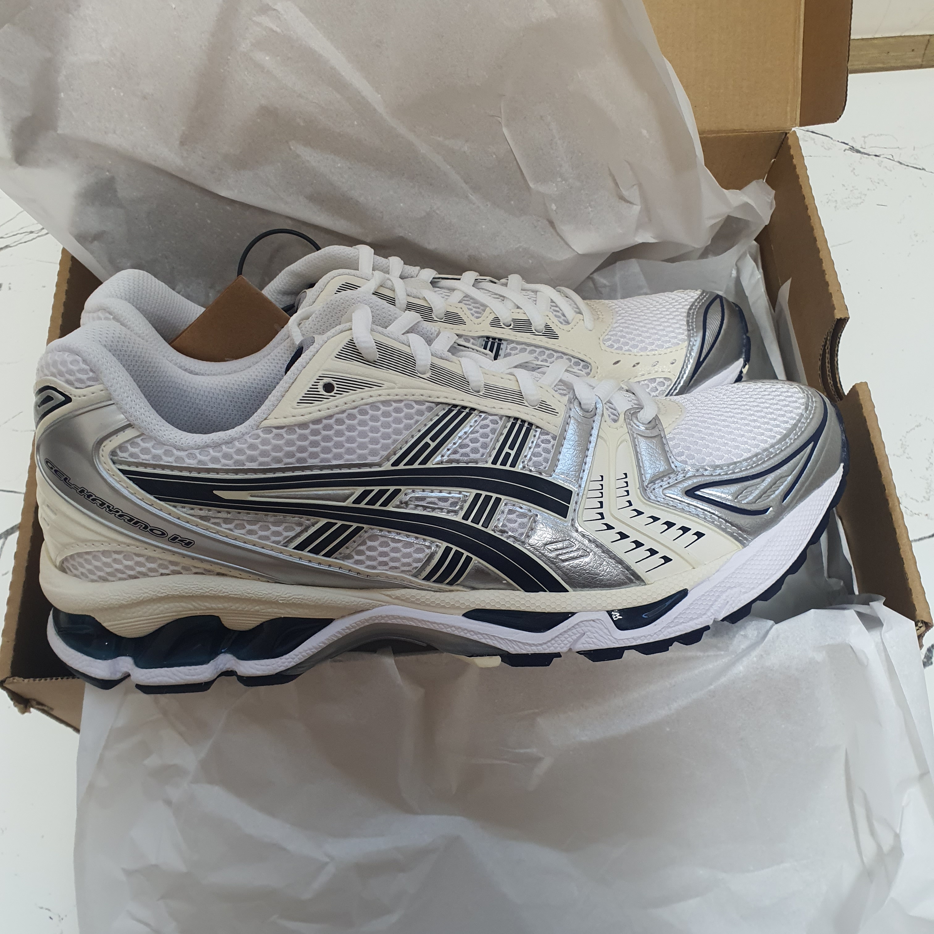 (W) Asics Gel-Kayano 14 White Midnight 착용 스타일 - 1