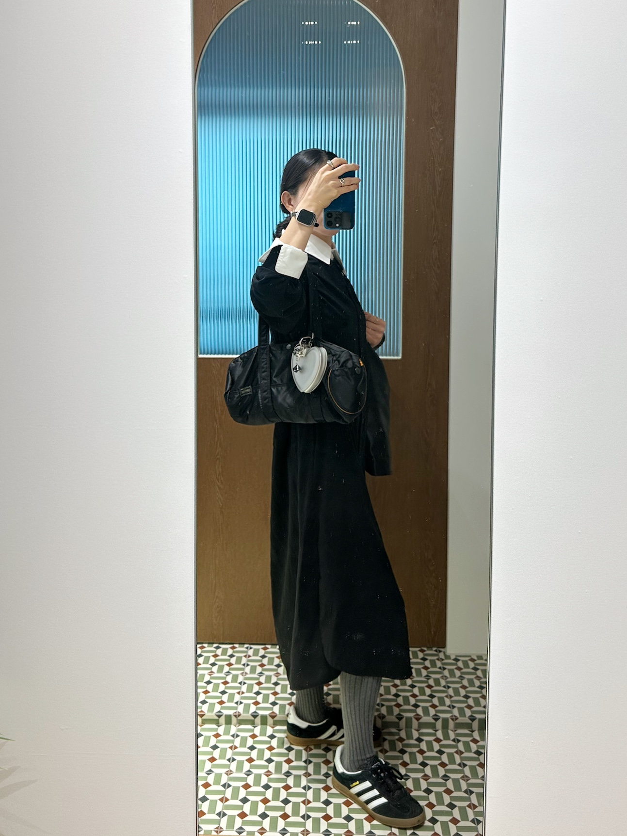 Porter Tanker Duffle Bag L Black, Adidas Gazelle Indoor Core Black 착용 스타일 - 3