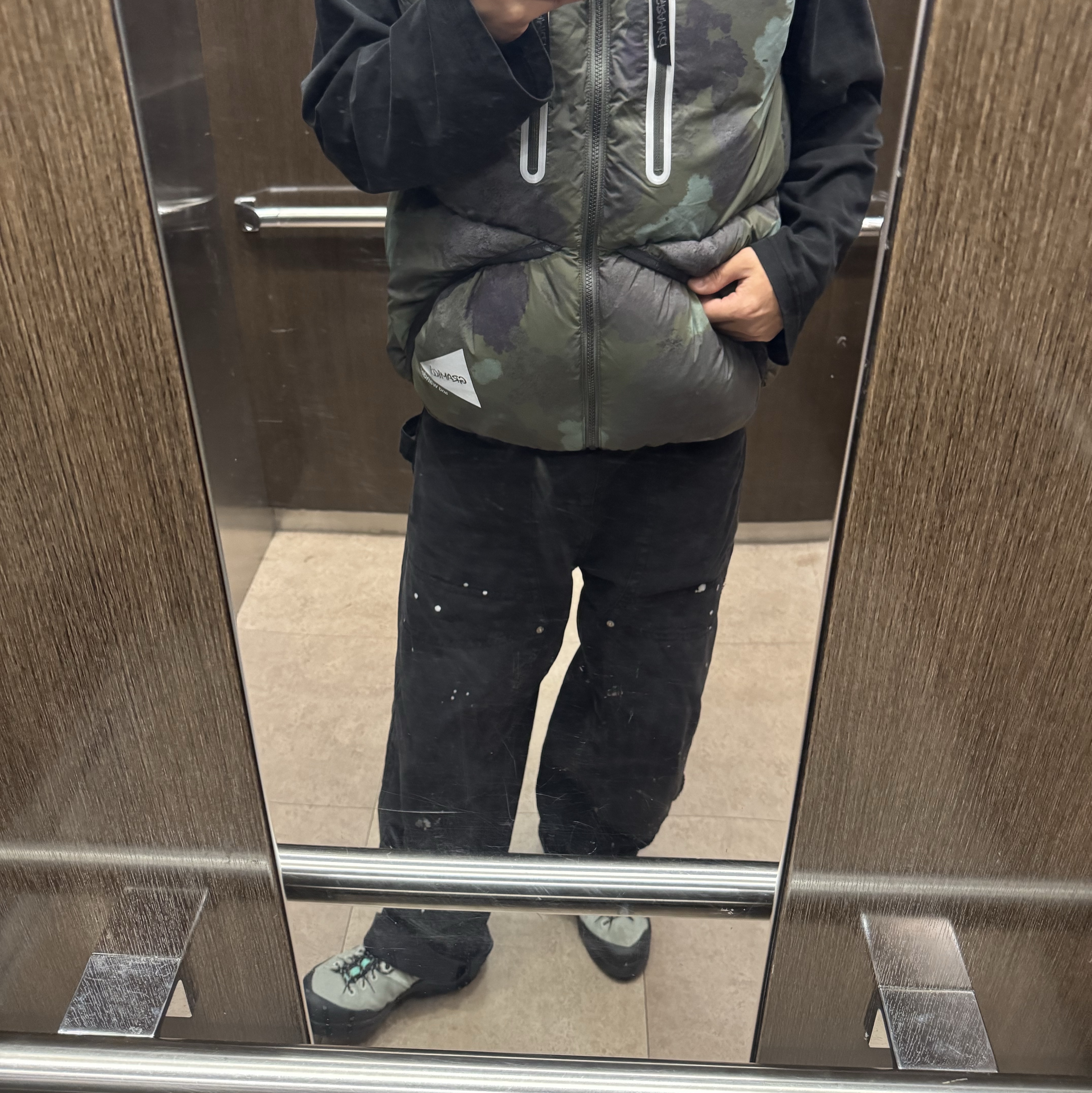 Salomon X-Alp Leather Black Green Milieu, And Wander x Gramicci Down Vest Camo 착용 스타일