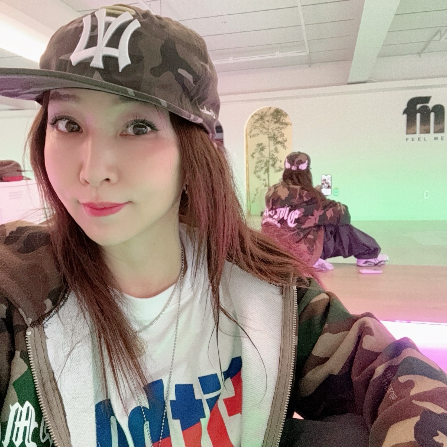 AEAE Ae Symbol Angel Wing Cap Camo 착용 스타일