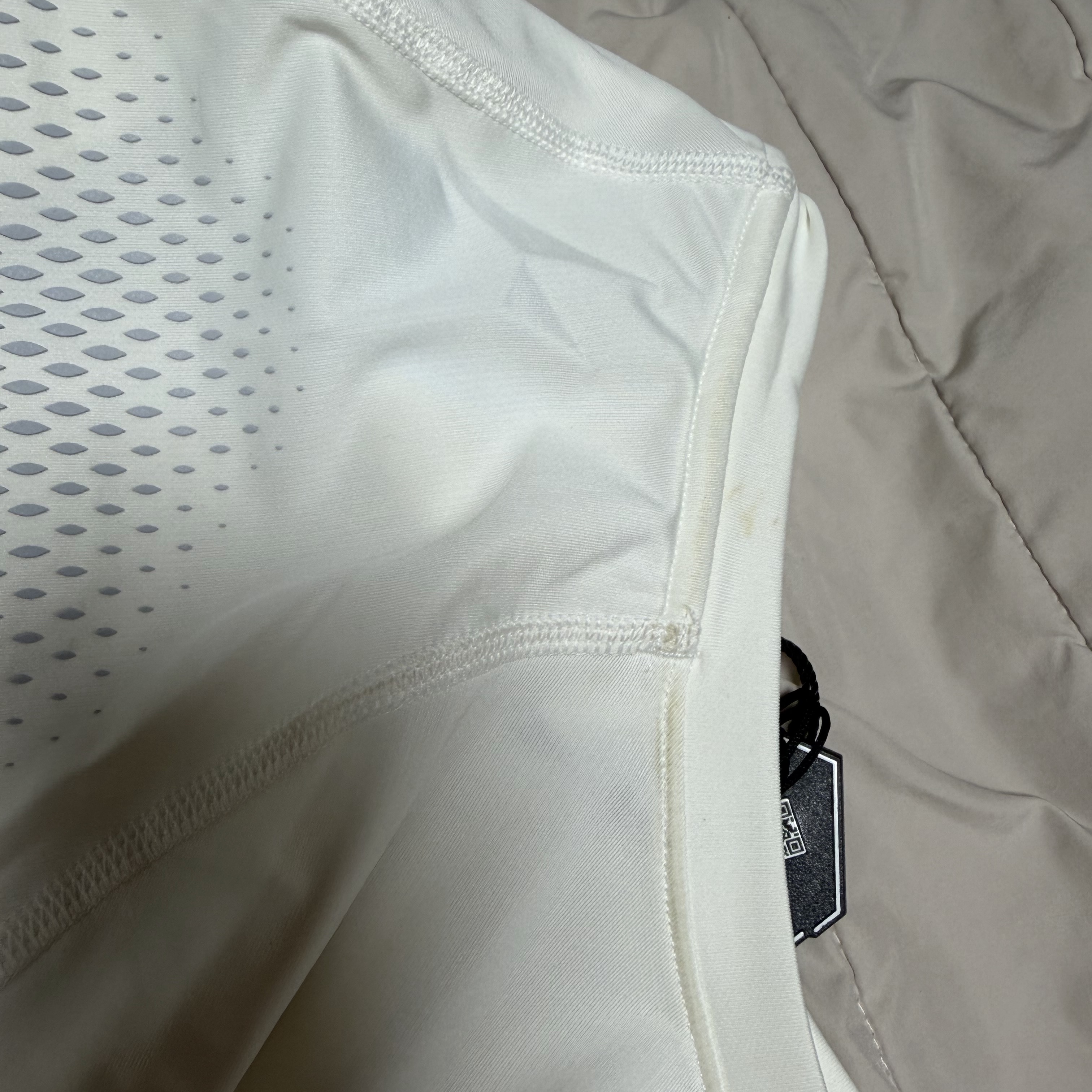 Nike x Drake Nocta NRG Essential SS Base Layer Top White (DM1710-100) 착용 스타일