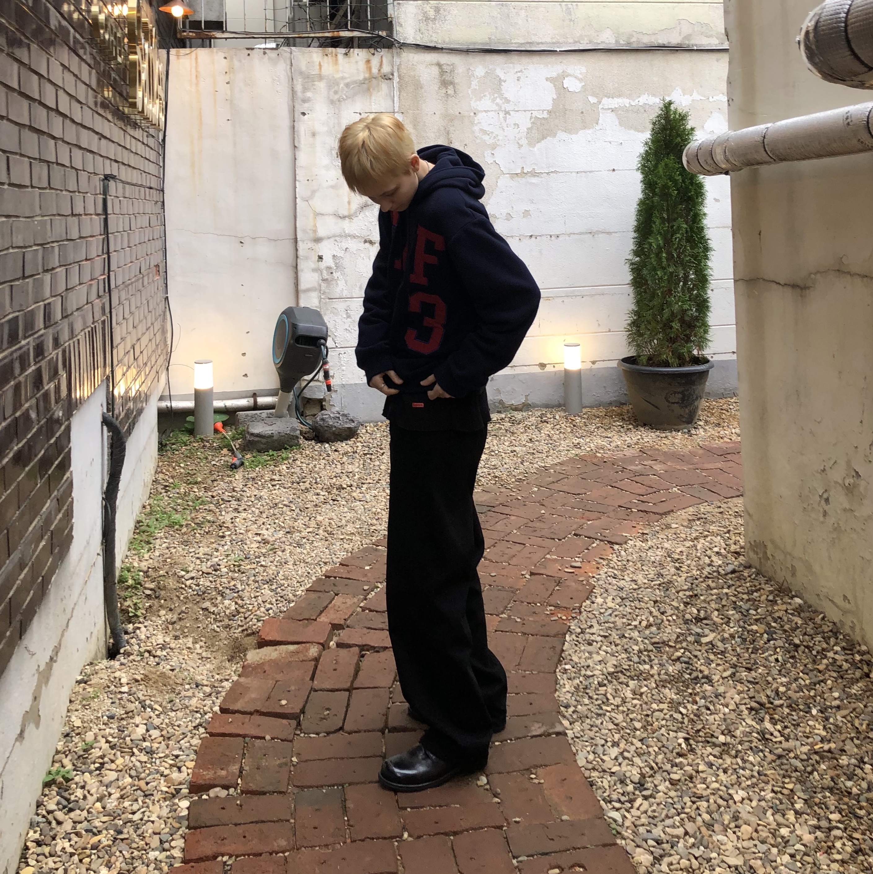 [KREAM 단독] Safarispot Basic Safari Hoodie Black, [KREAM 단독] Safarispot Basic Safari Hoodie Sky 착용 스타일