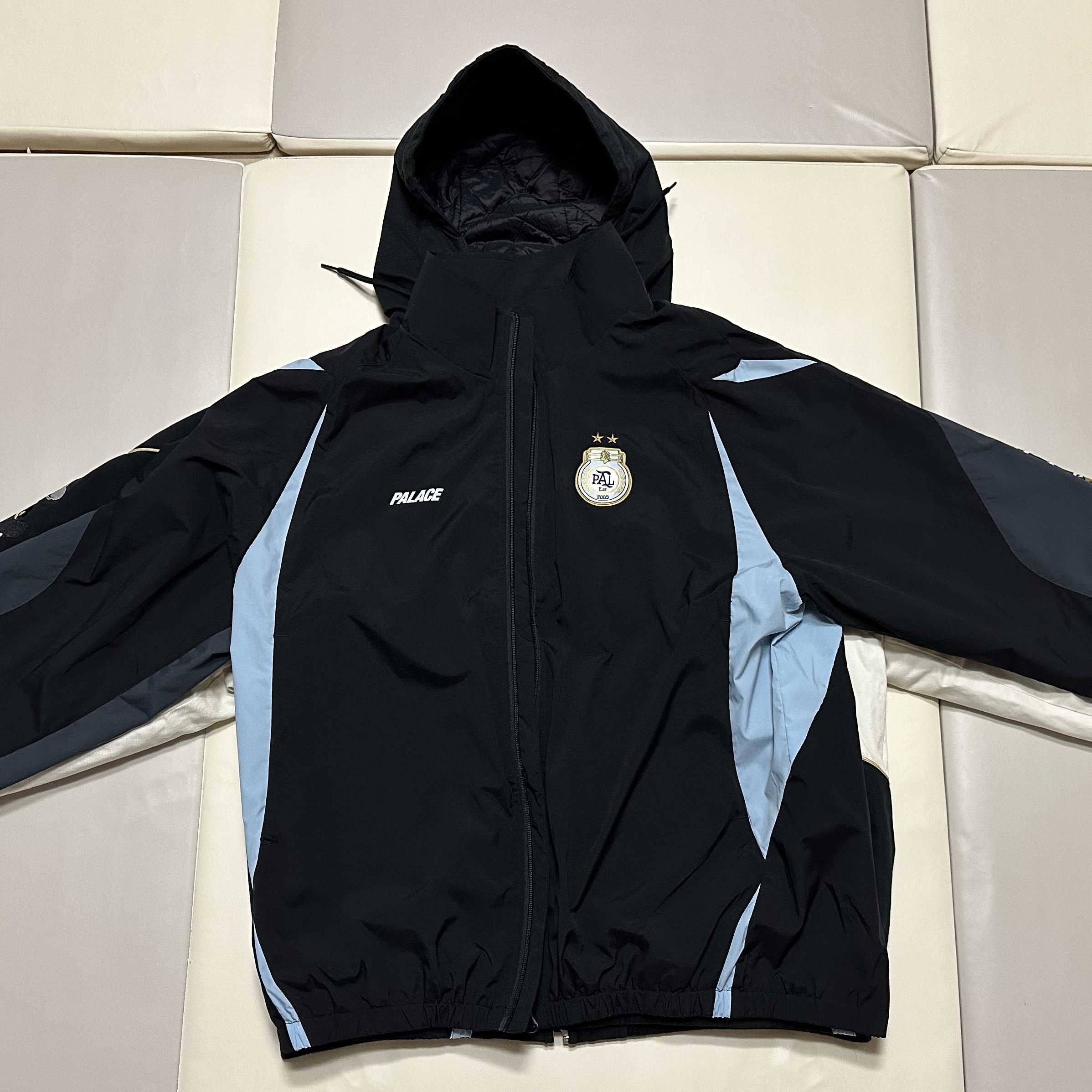 Palace Pasta Jacket Black - 24FW, Palace Pro Shell Jacket Black - 23FW 착용 스타일 - 2
