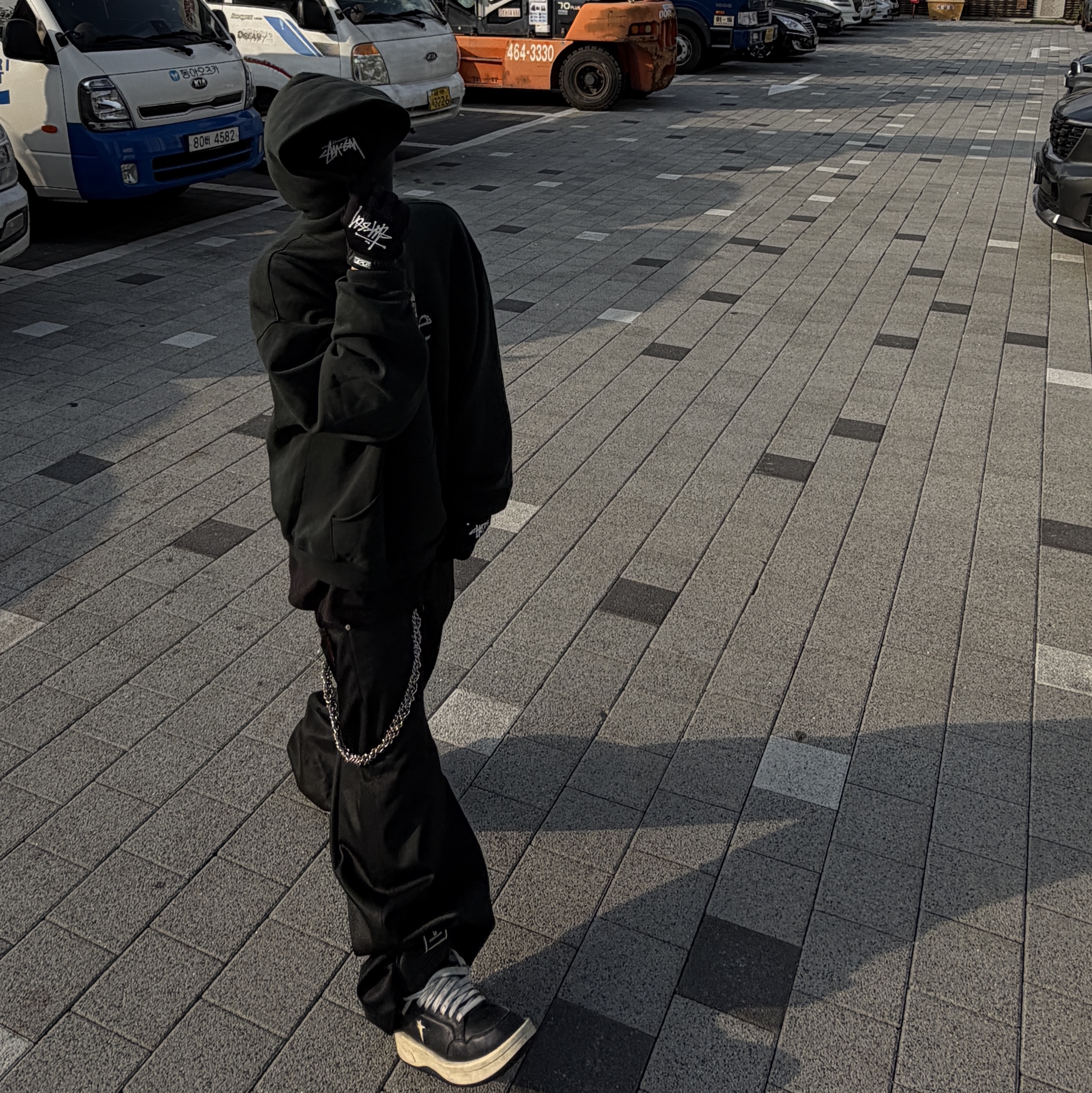 Converse x Drkshdw Turbowpn Black Cream, Stussy Mechanix Gloves Black 착용 스타일