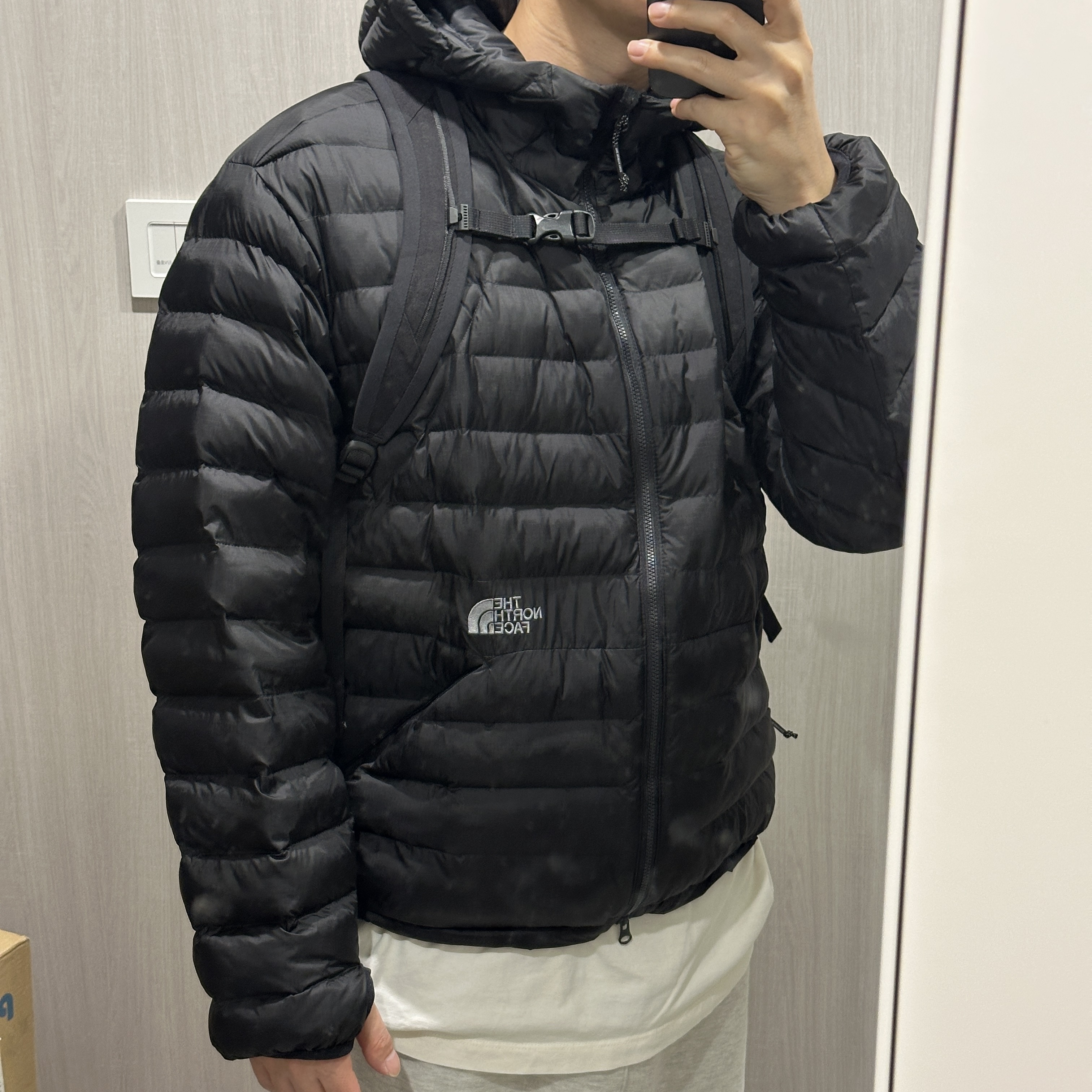 Arc'teryx Konseal 15 Backpack Forage, The North Face Ventus On Jacket Black 착용 스타일 - 2