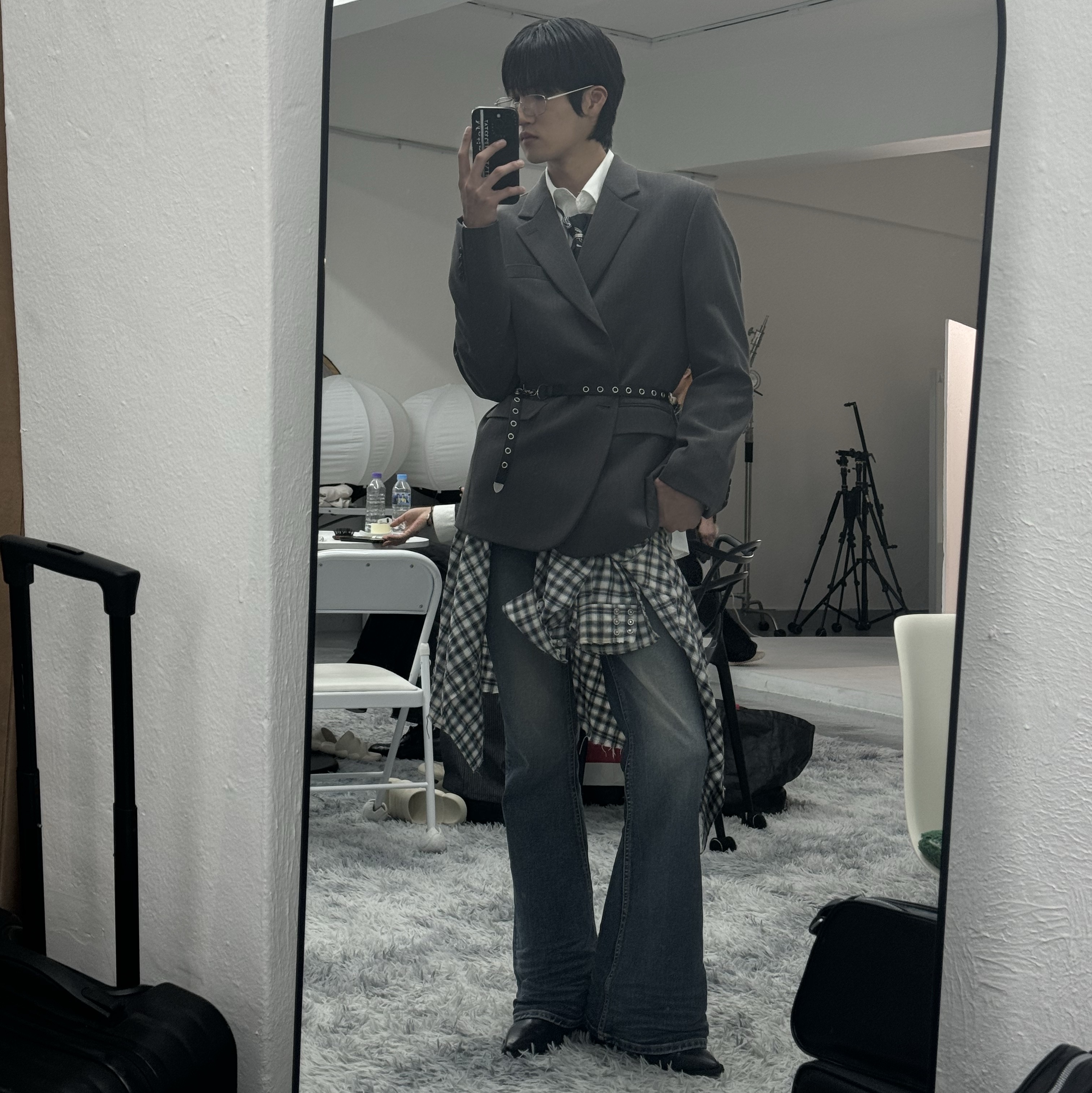 Undermycar Mu.114 Original Logo Washed Slim Flare Jeans Washed Blue 착용 스타일