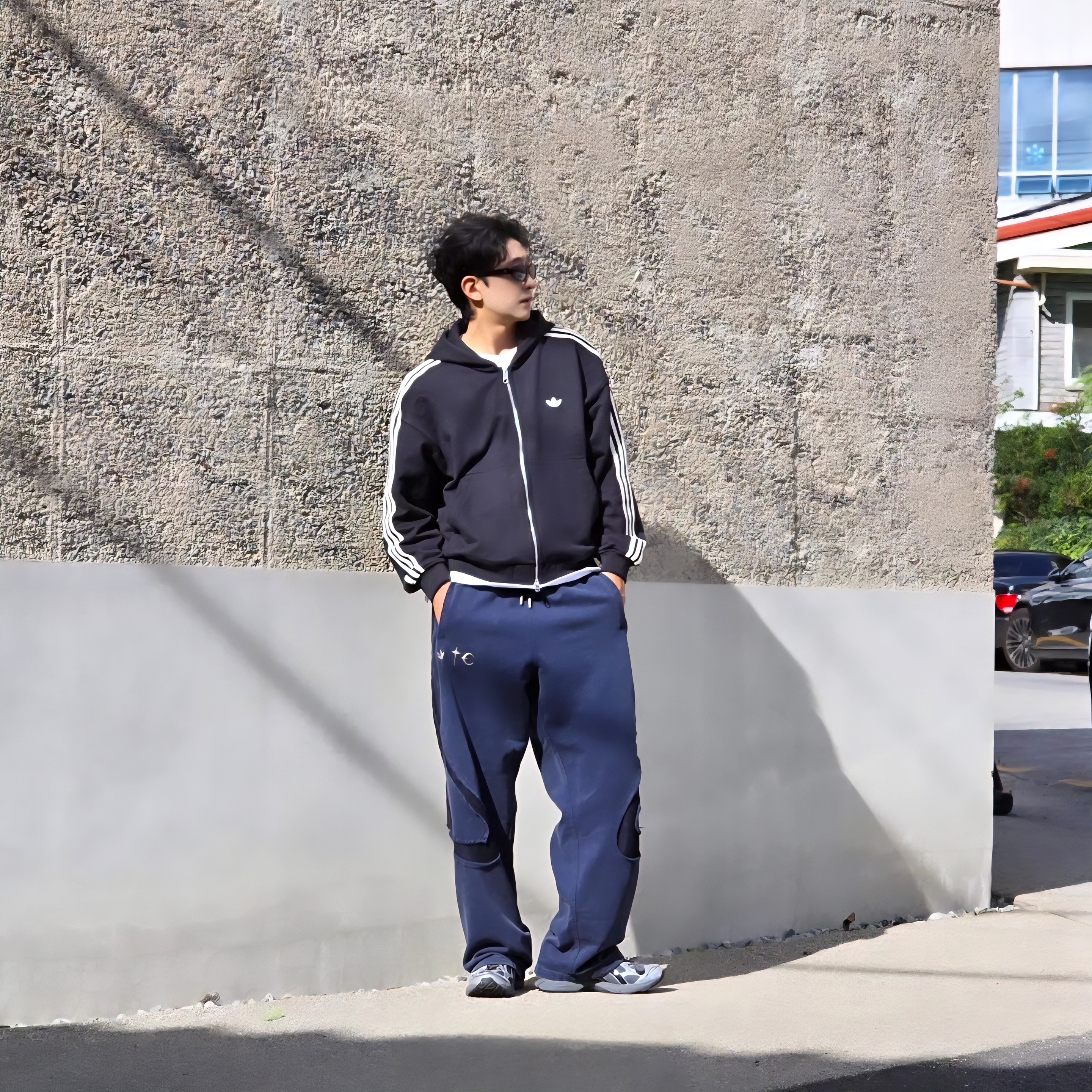 Adidas 3-Stripes Full-Zip Hoodie Black Cream White - KR Sizing, Adidas x Thug Club Teamgeist Sweatpants Night Indigo - KR Sizing 착용 스타일 - 3