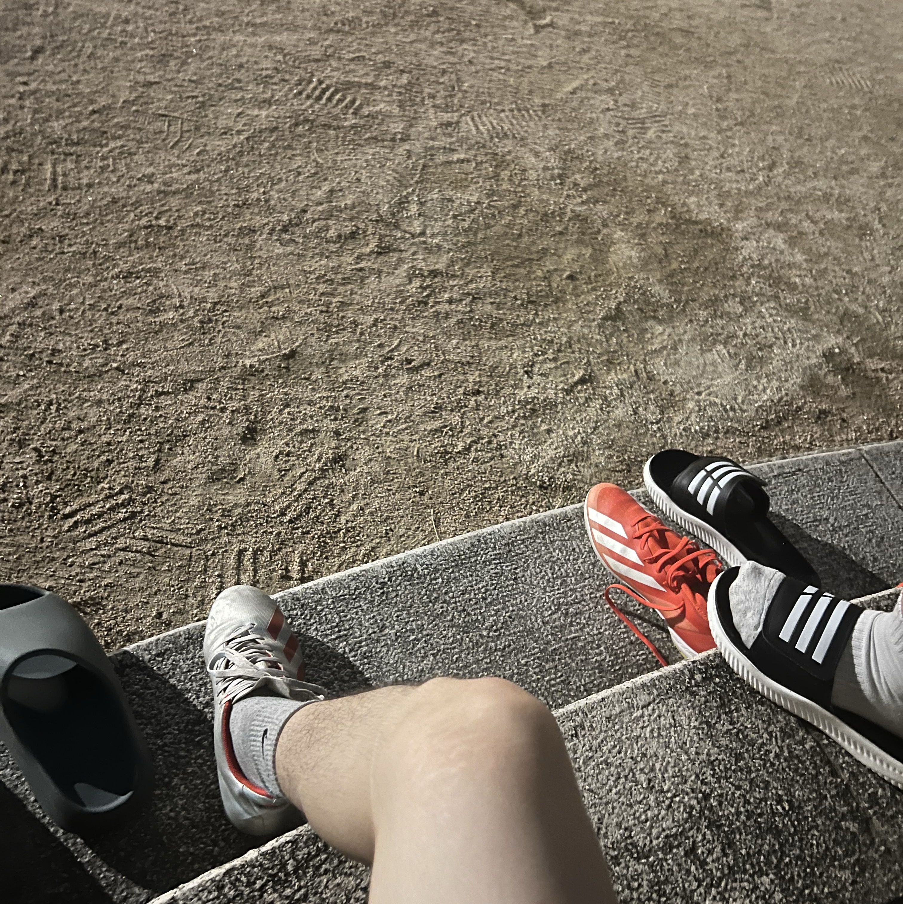 Adidas Yeezy Slide Slate Marine, Adidas X Crazyfast League TF Solar Red Cloud White Team Solar Yellow 2 착용 스타일